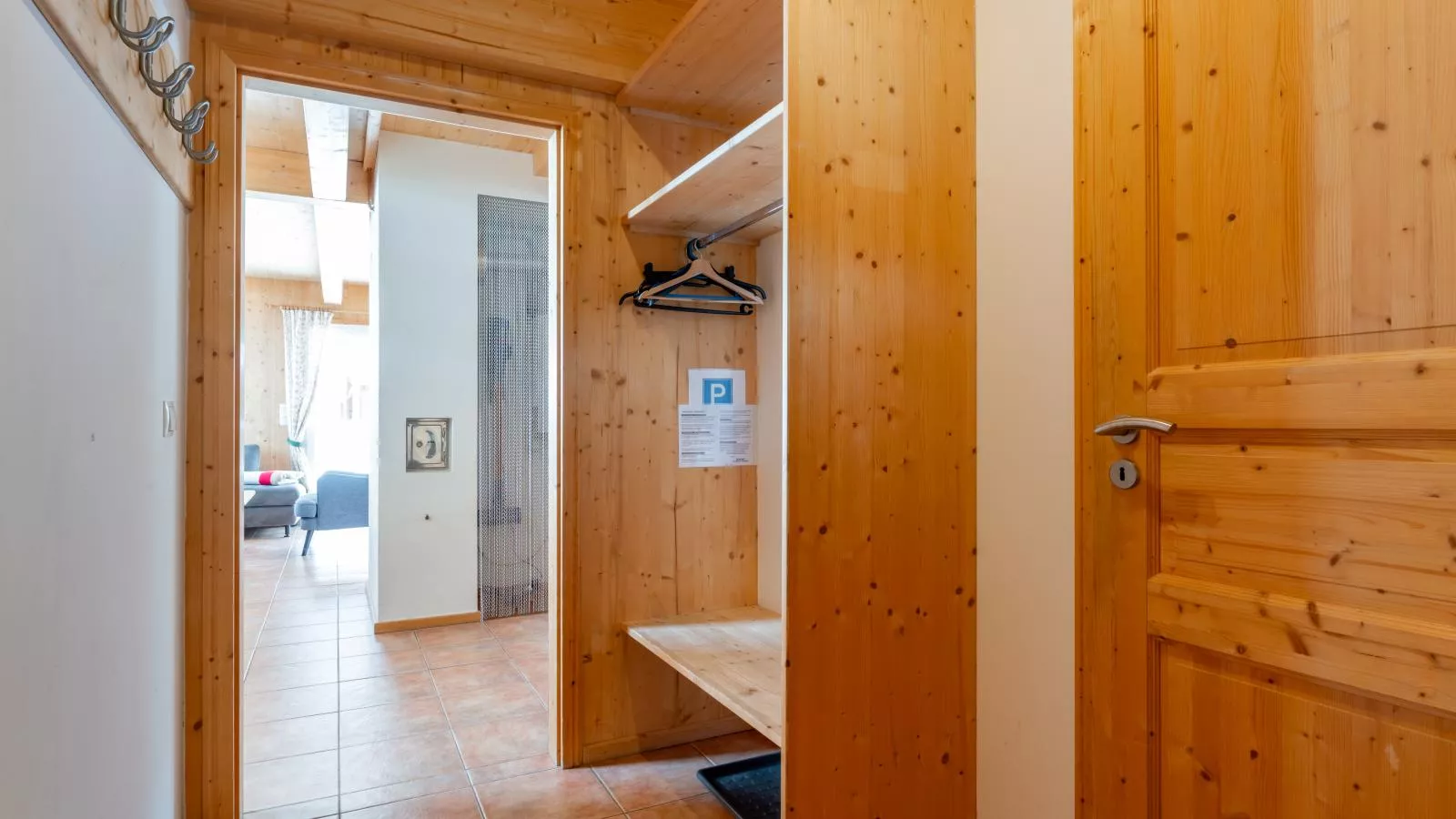 Tauern Lodge - Empfangshalle