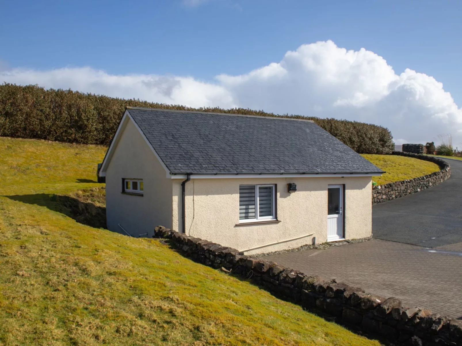 Skeabost Chalet - Outside