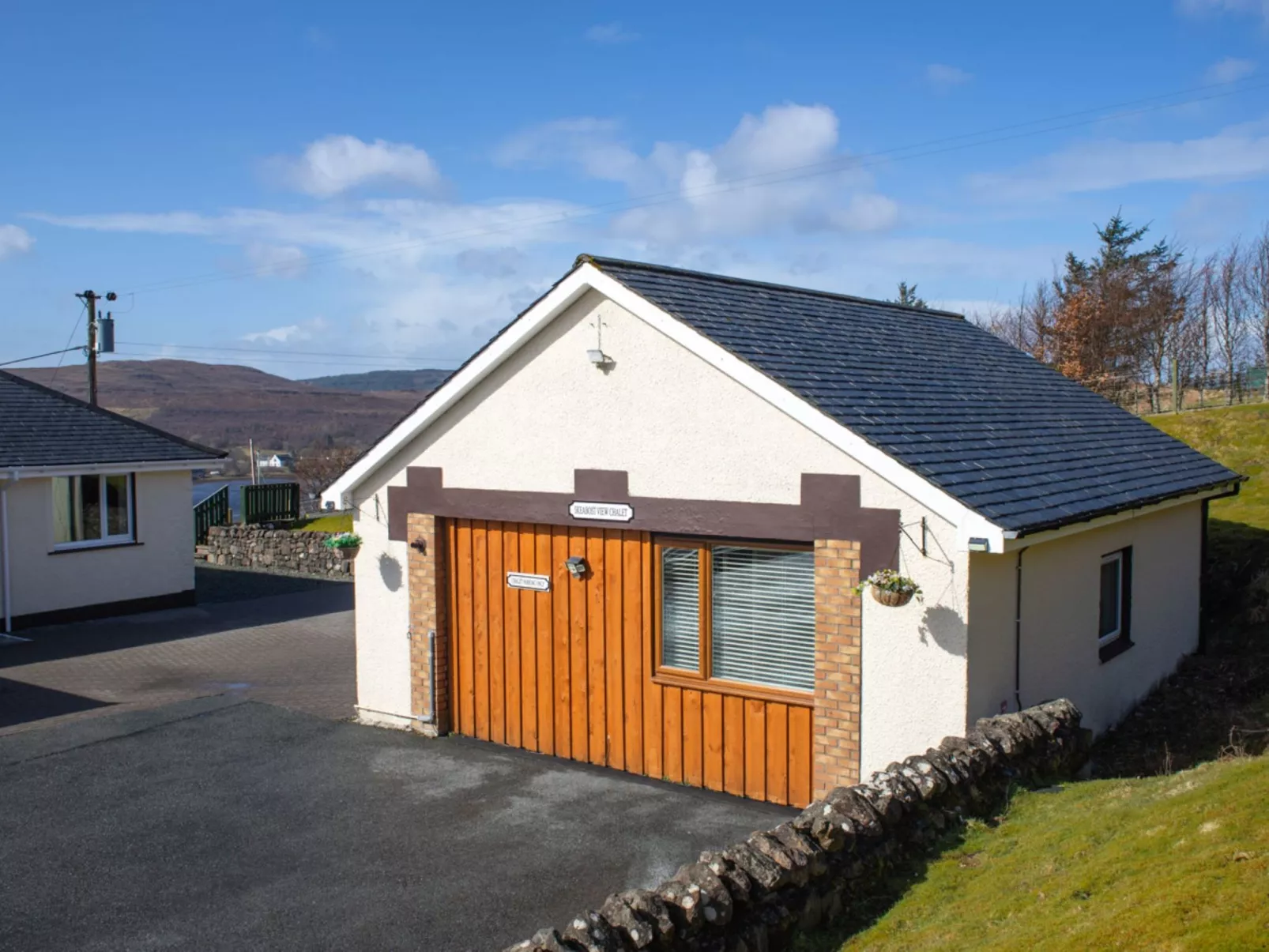 Skeabost Chalet - Outside