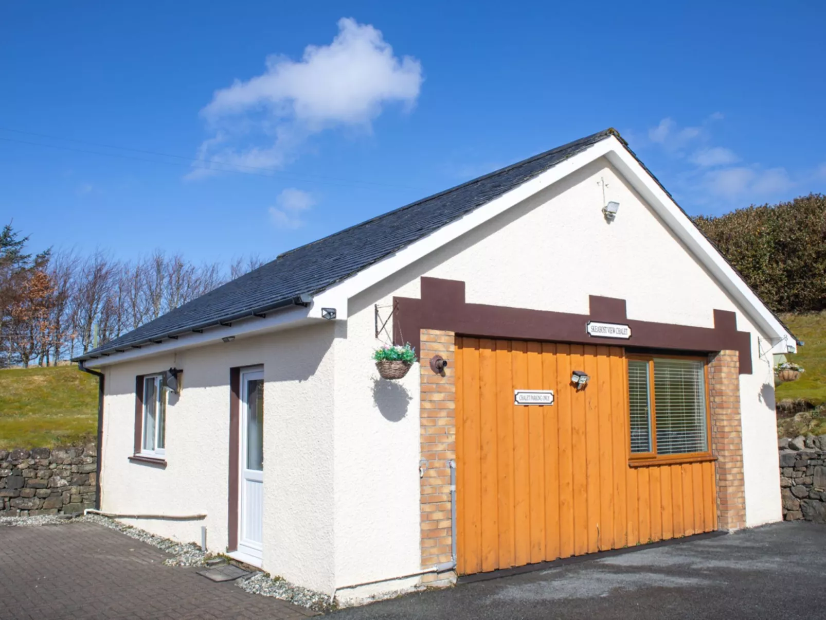 Skeabost Chalet - Outside