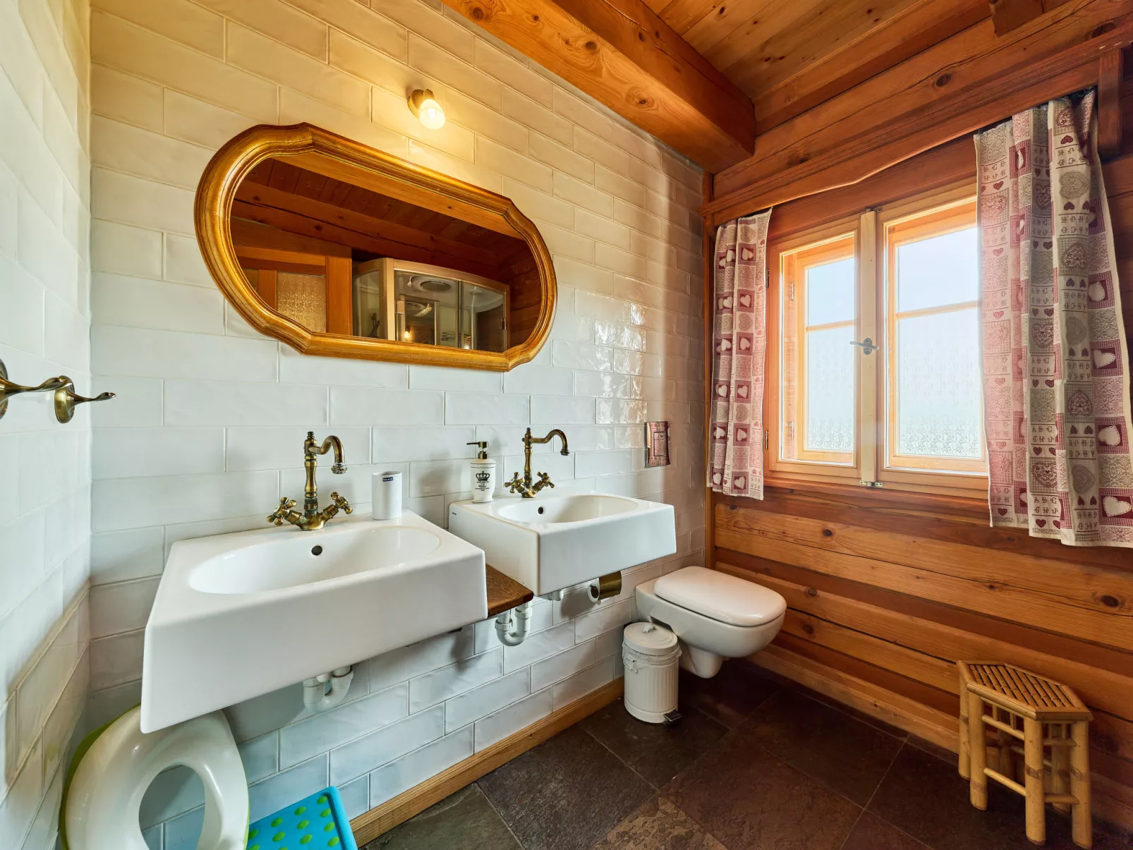 Timber Lodge with Hydromassage - Dedans