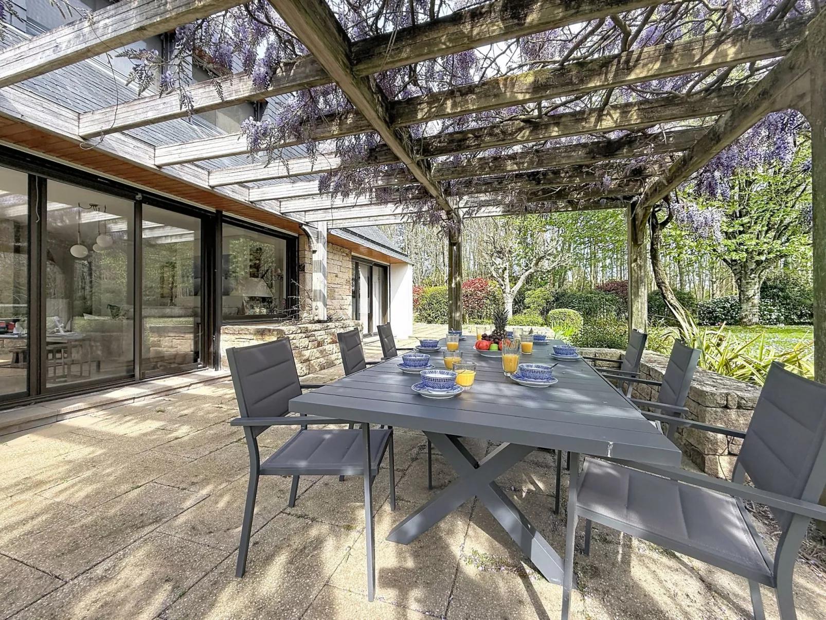 Villa Kerpunce - Outside