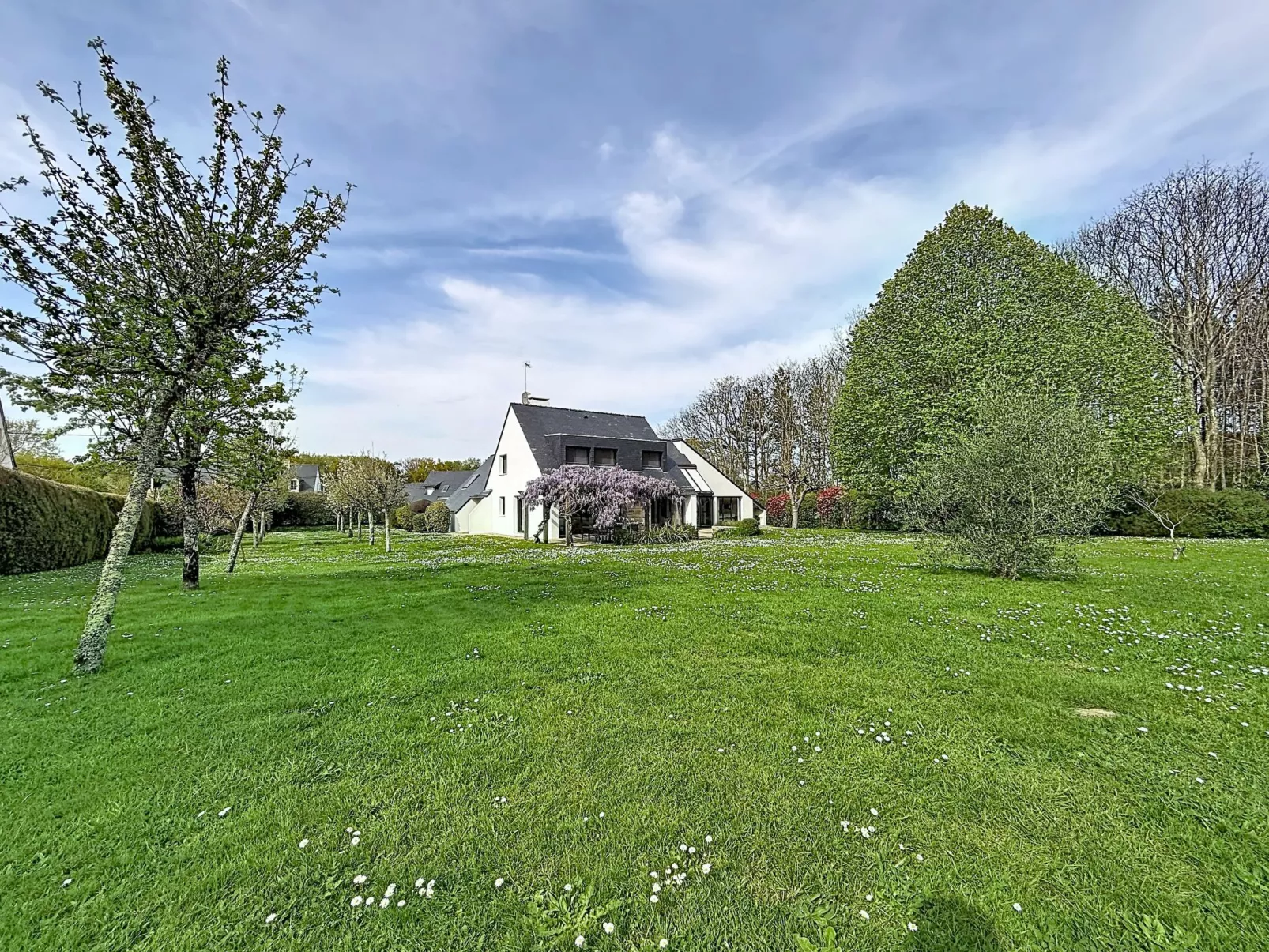 Villa Kerpunce - Outside