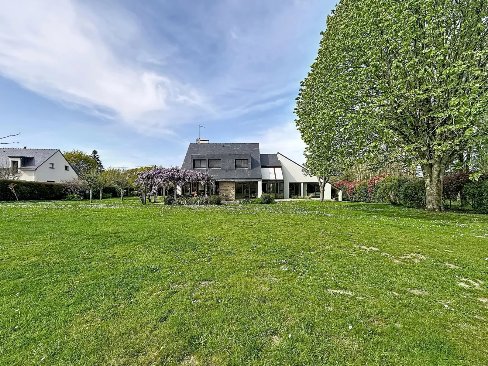 Villa Kerpunce - Outside