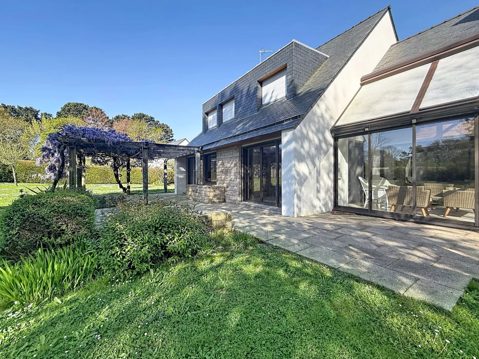 Villa Kerpunce - Outside