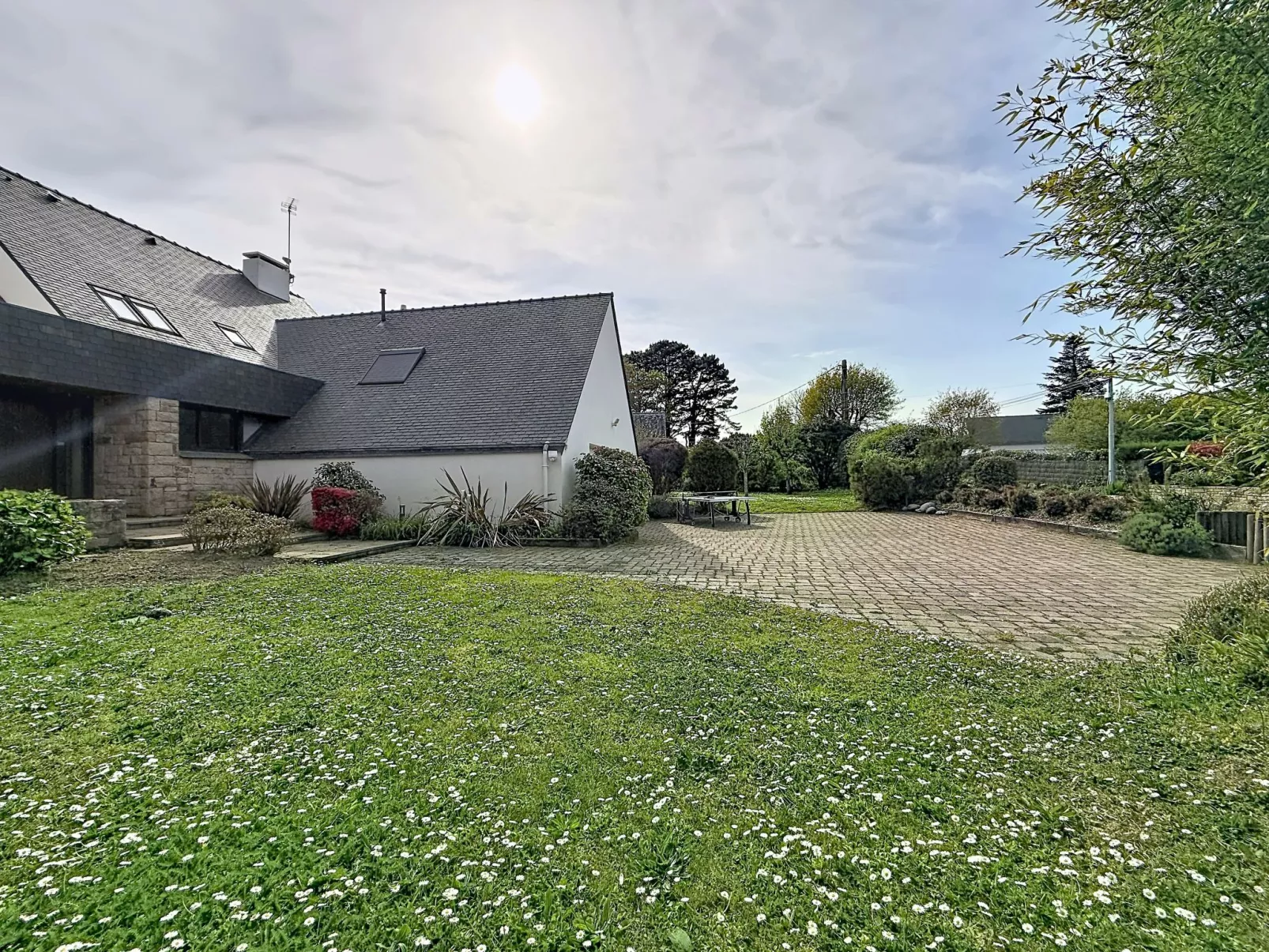 Villa Kerpunce - Outside