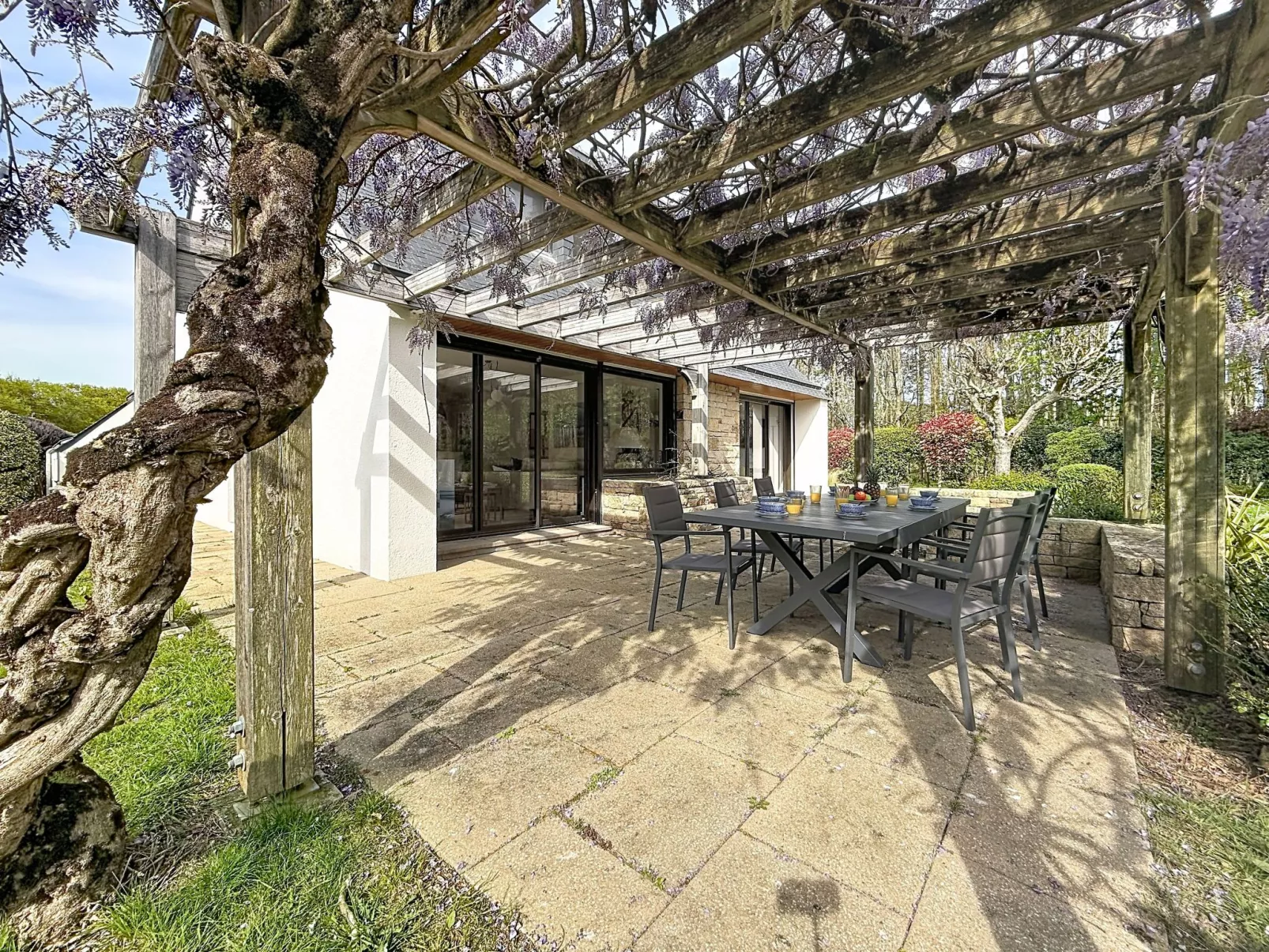 Villa Kerpunce - Outside