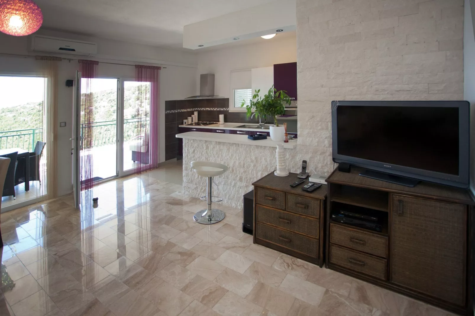 Wonderful Visinisce Apartments with Terrace and Sea Views - Standard Two Bedroom Apartment  (Owner 1)