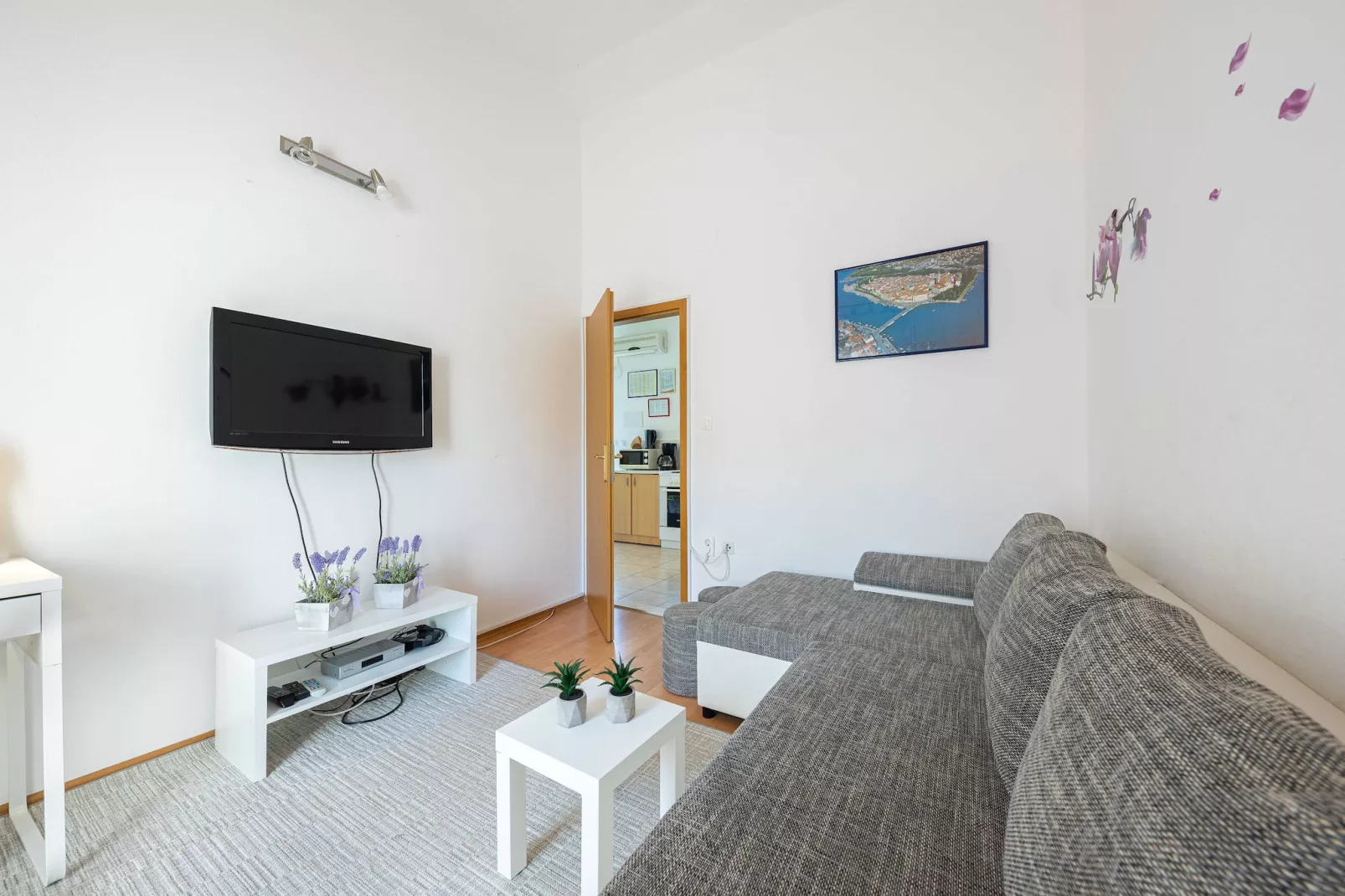 Spacious Prgomet Retreat with Private Pool, Fitness Centre, and Garden - Three Bedroom Villa