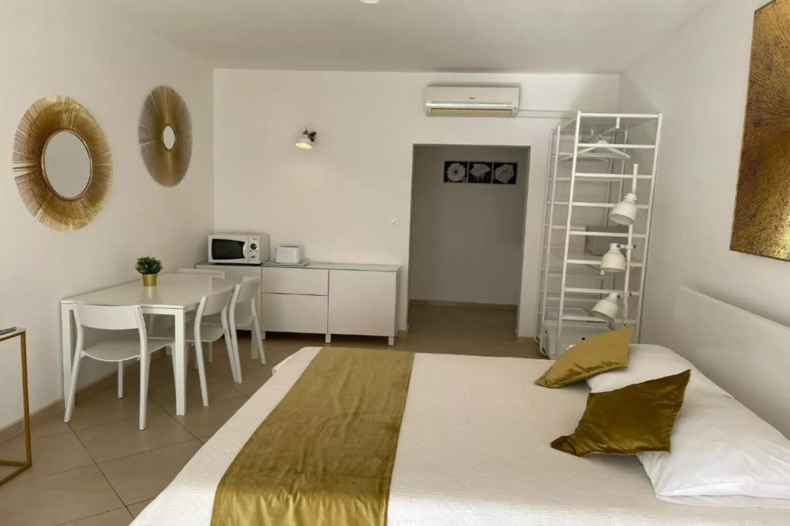 Studio Apartment With Balcony And Sea View (S2)