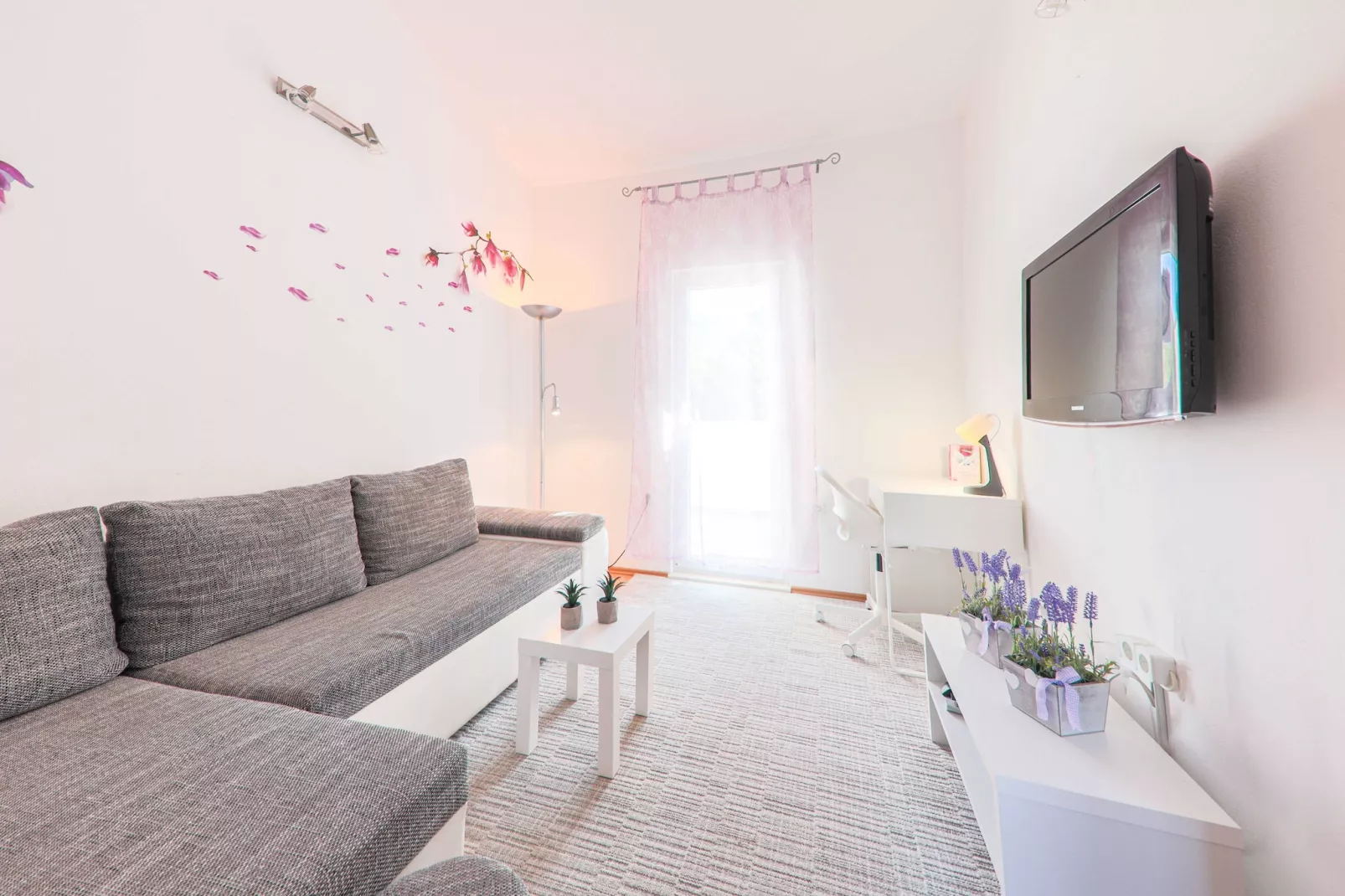 Spacious Prgomet Retreat with Private Pool, Fitness Centre, and Garden - Three Bedroom Villa