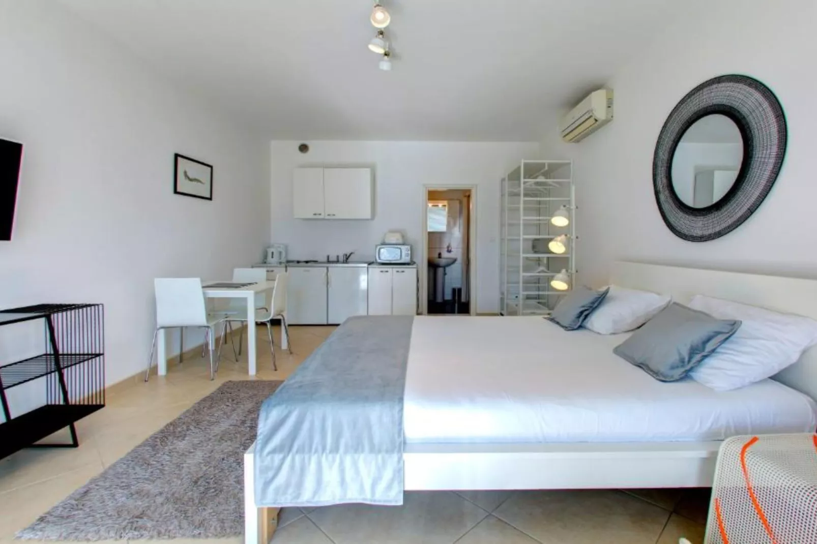 One-Bedroom Apartment With Balcony And Sea View (Supreme)
