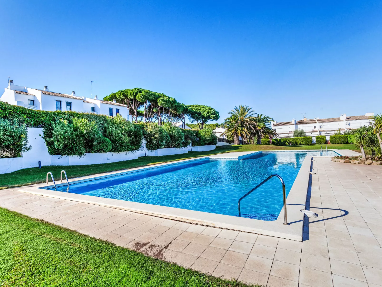 La Reserva IV - Outside