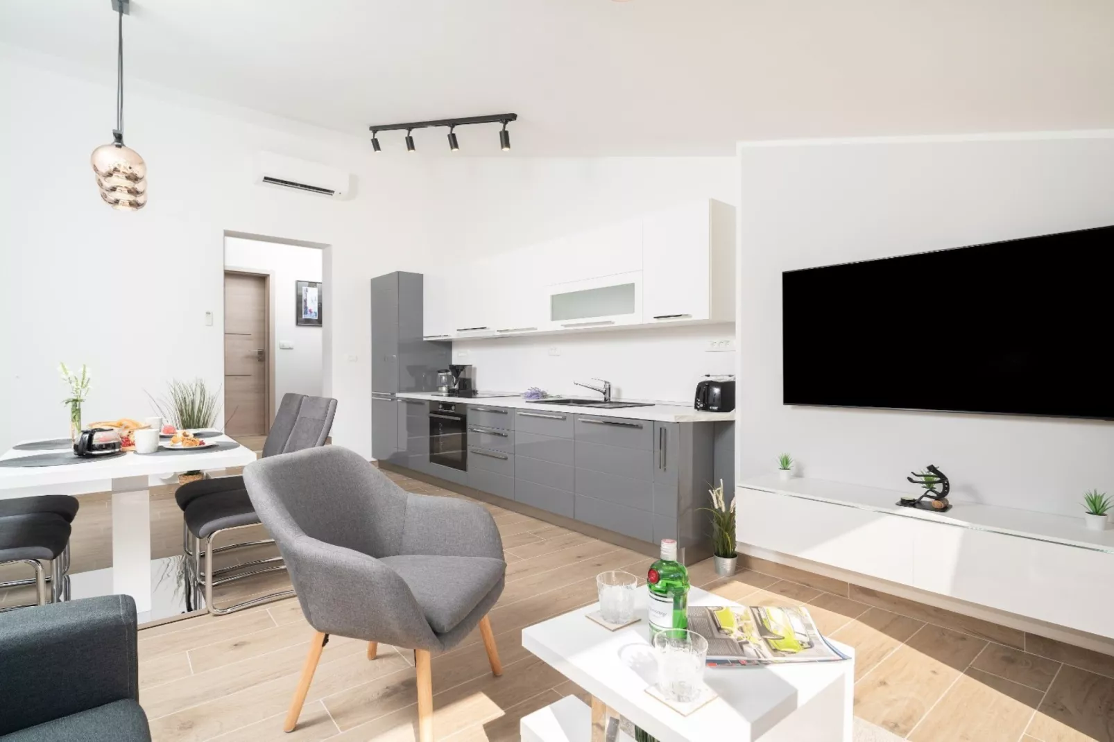Stylish Two Bedroom Apartment in Labin - Two Bedroom Apartment with Terrace