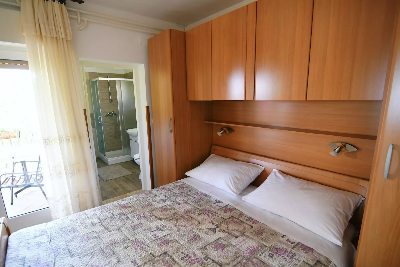 Scenic Retreat Rooms and Family Apartments - Double Room with Sea View 4