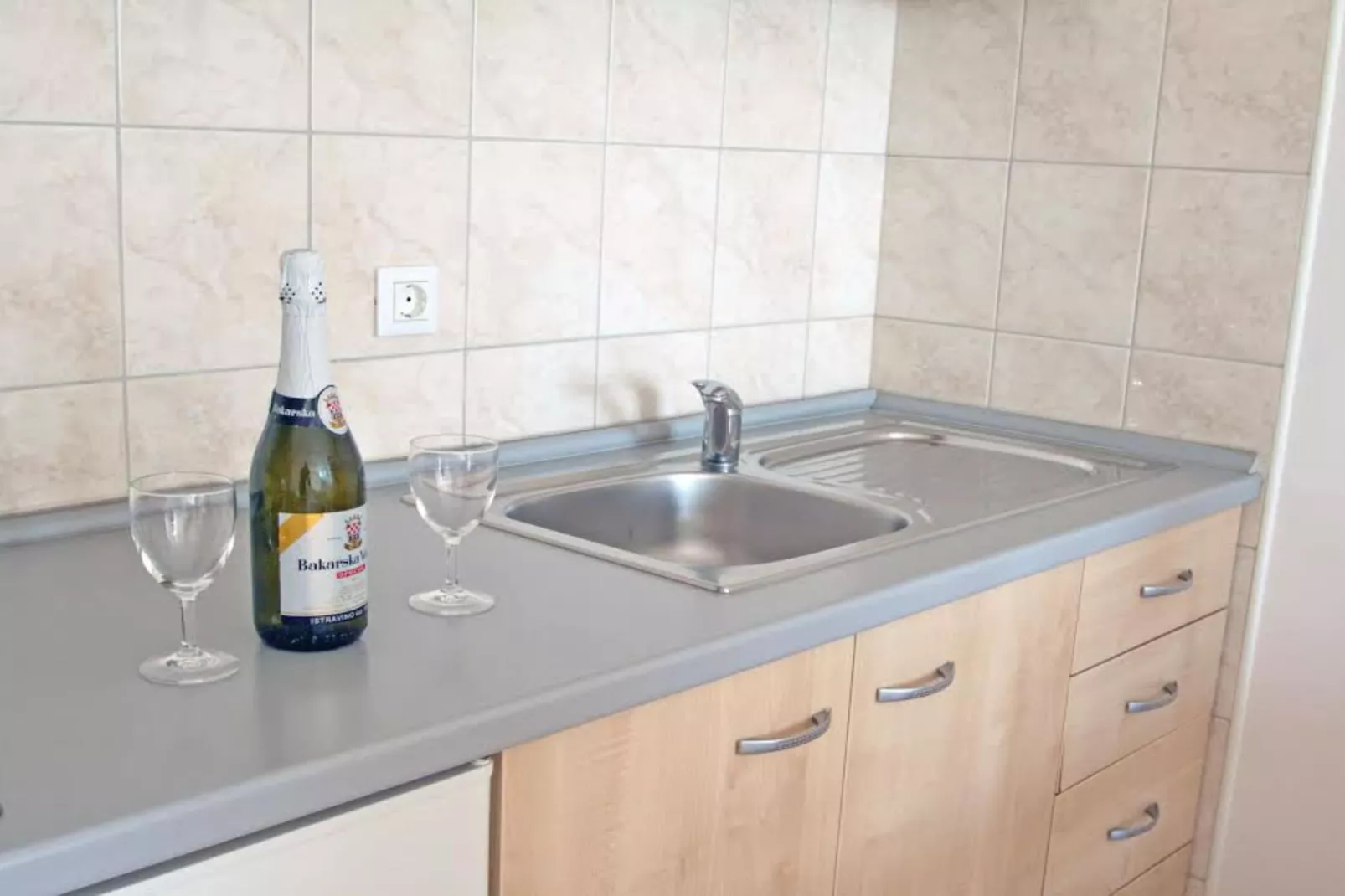 Beachfront Apartments Tamarix - Superior One Bedroom Apartment (Grand) 1