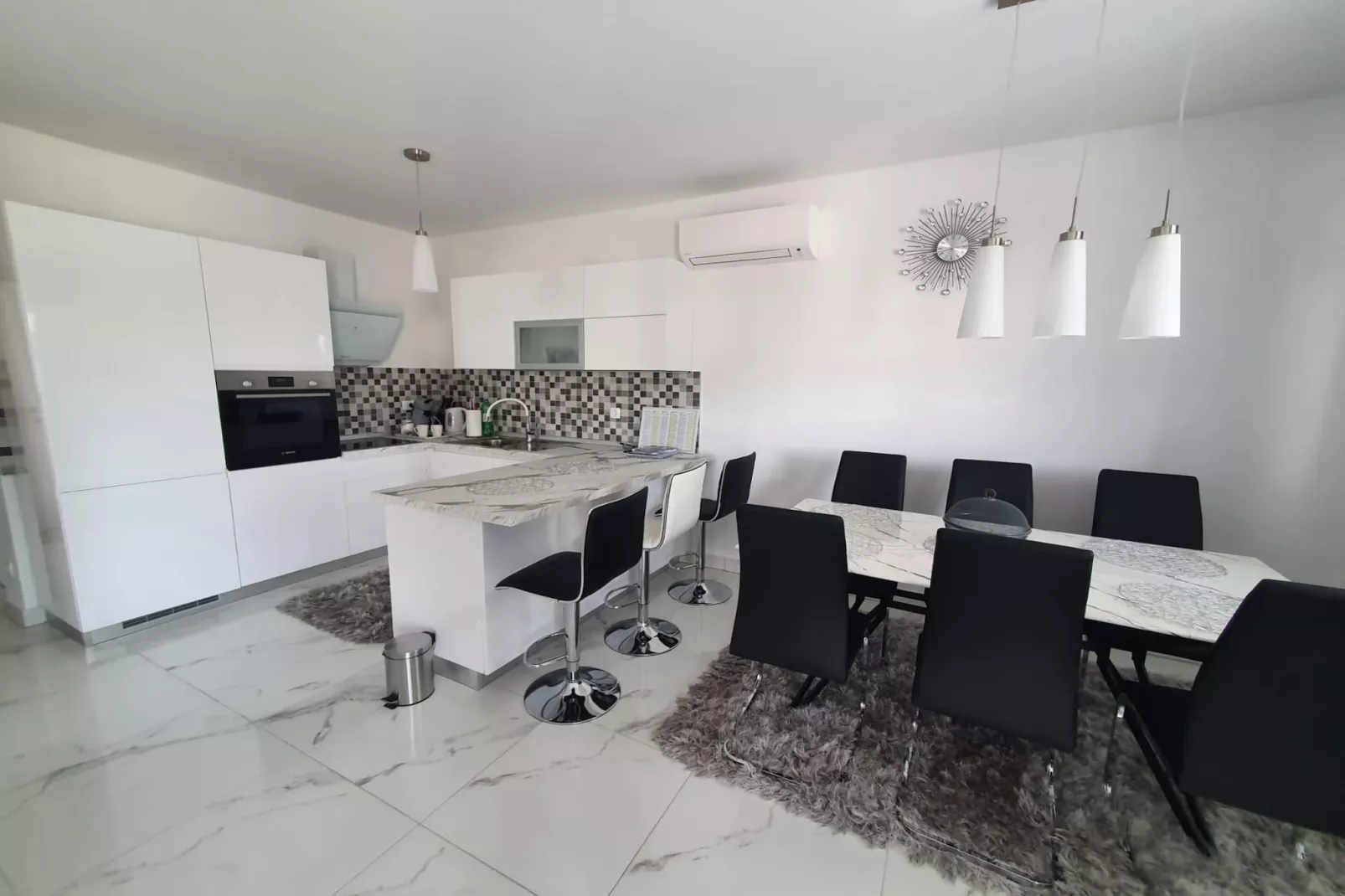 Kastel Novi Elegant and Stylish Apartment with Terrace and Patio - Two Bedroom Apartment with Terrace