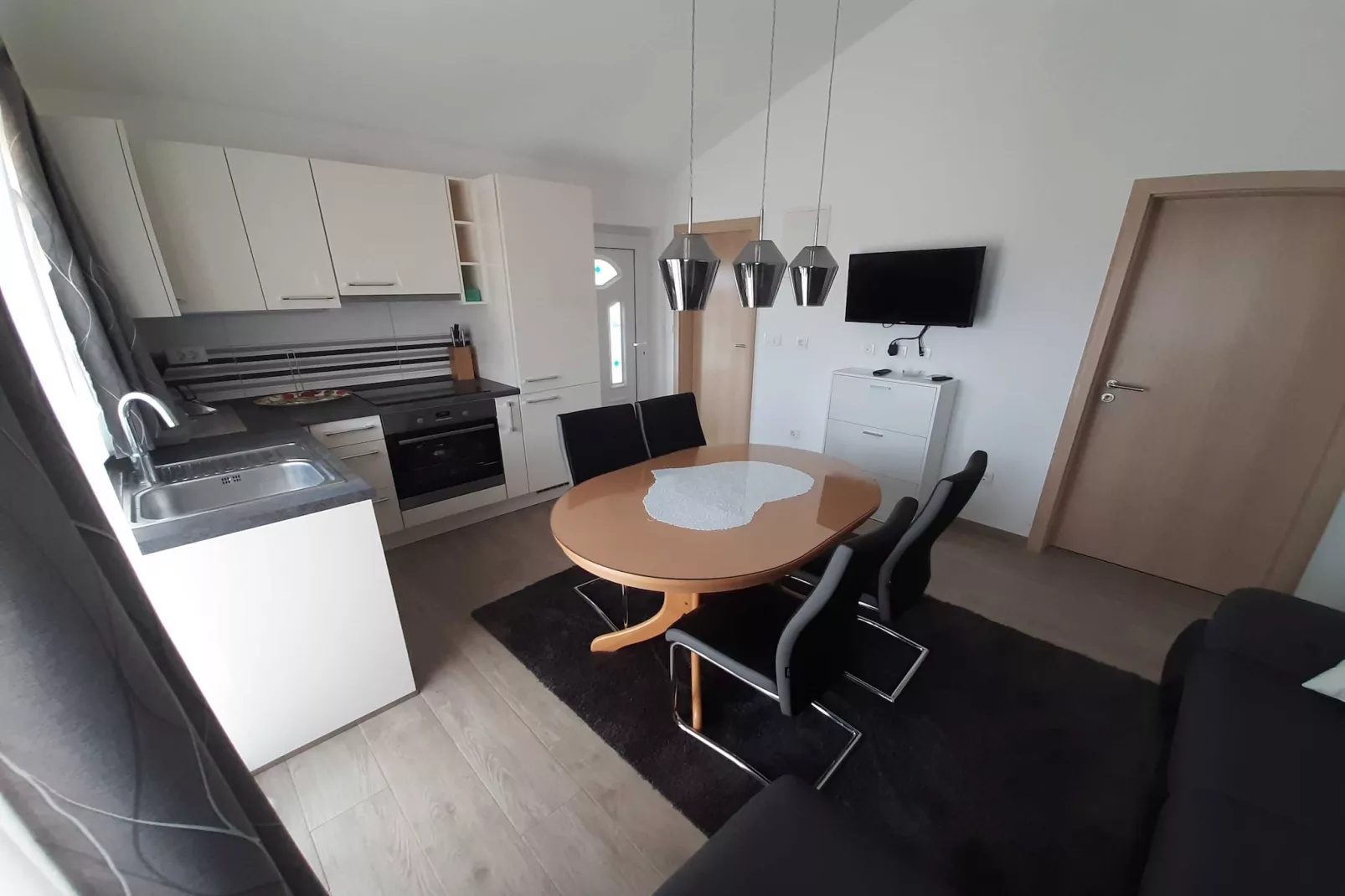Cozy Apartments with Private Balcony Vinisce - Comfort Two Bedroom Apartment (Owner III)