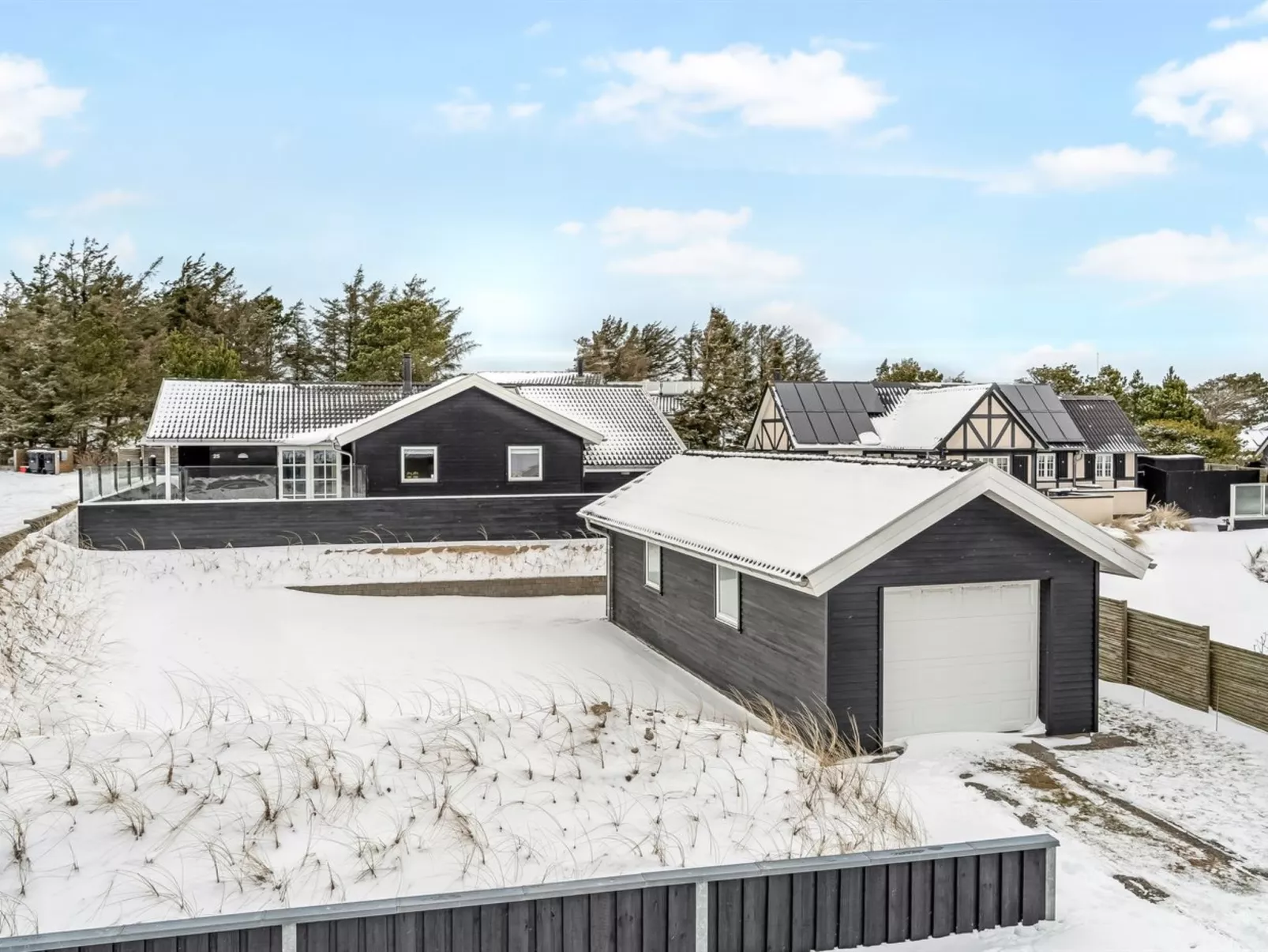 "Fridhild" - 450m from the sea - Outside