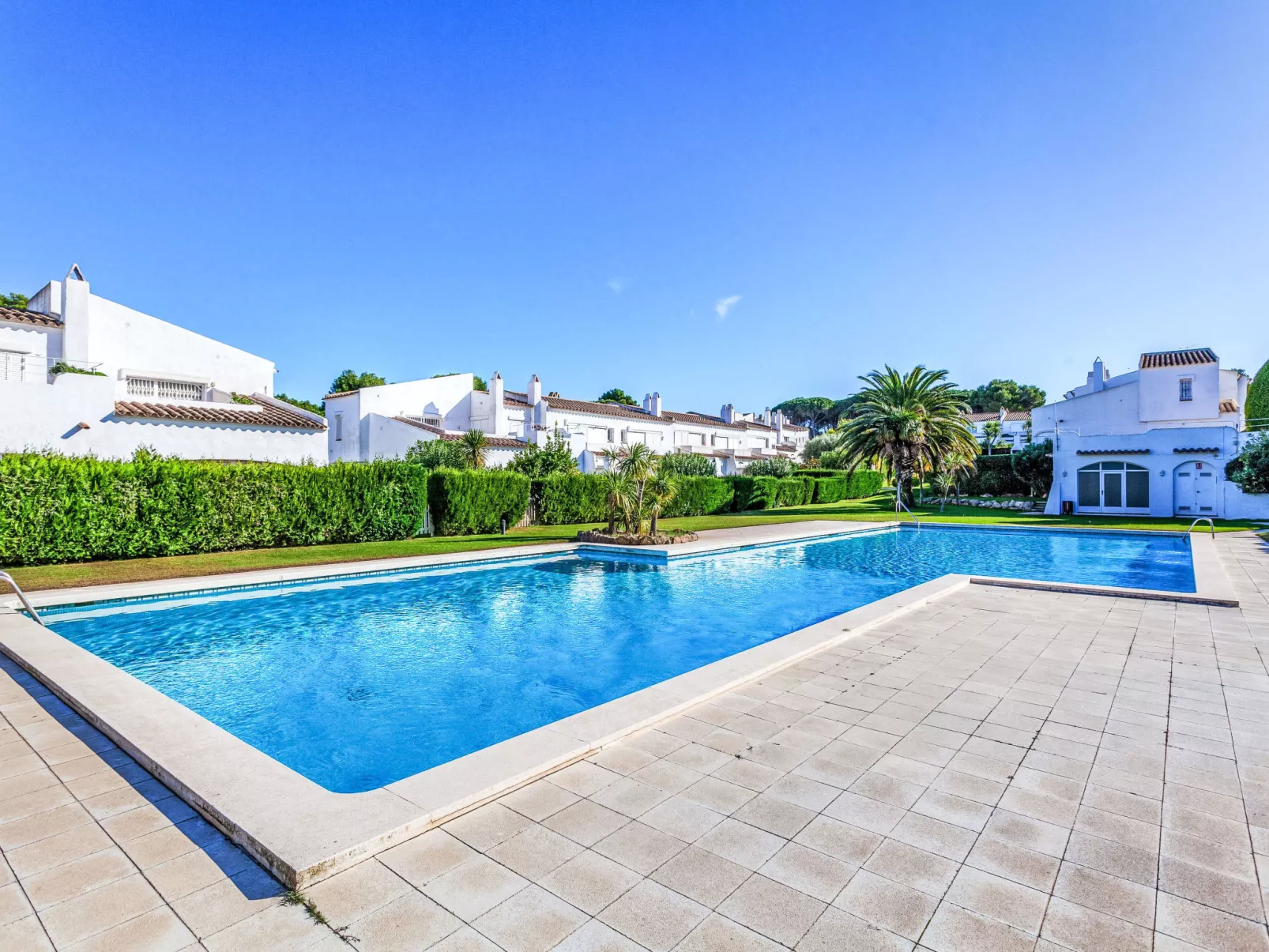 La Reserva IV - Outside