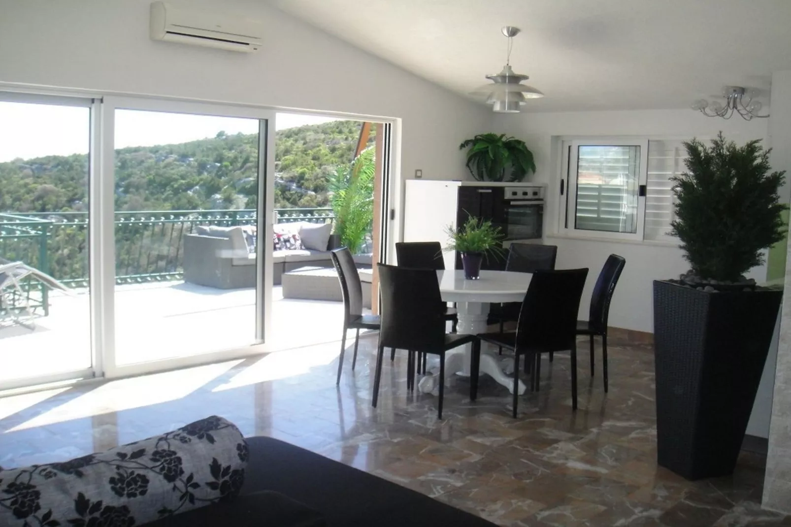 Wonderful Visinisce Apartments with Terrace and Sea Views - Comfort Two Bedroom Apartment (Owner 3) - Dining room