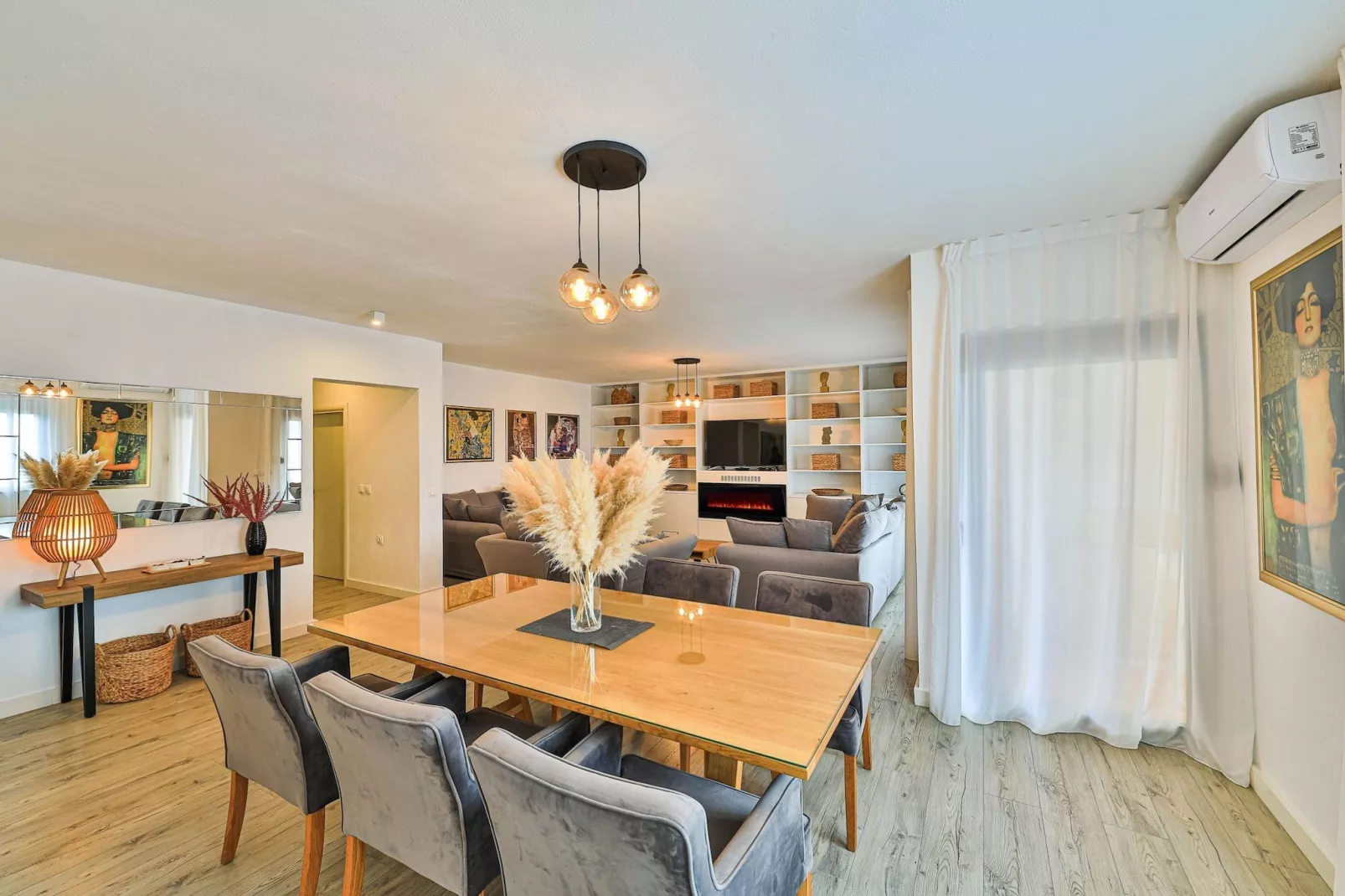 Charming Villa with Outdoor Pool, BBQ, and Sun Deck in Tranquil Kaštela Area - Five bedroom Villa - Living room