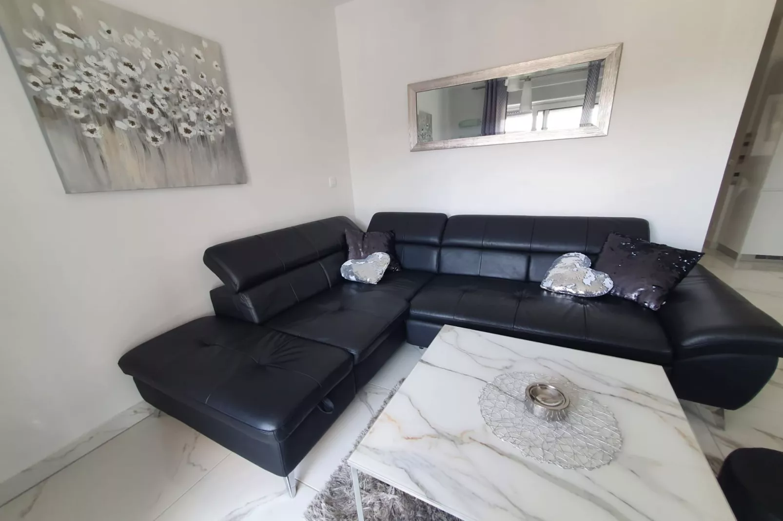 Kastel Novi Elegant and Stylish Apartment with Terrace and Patio - Two Bedroom Apartment with Terrace - Living room