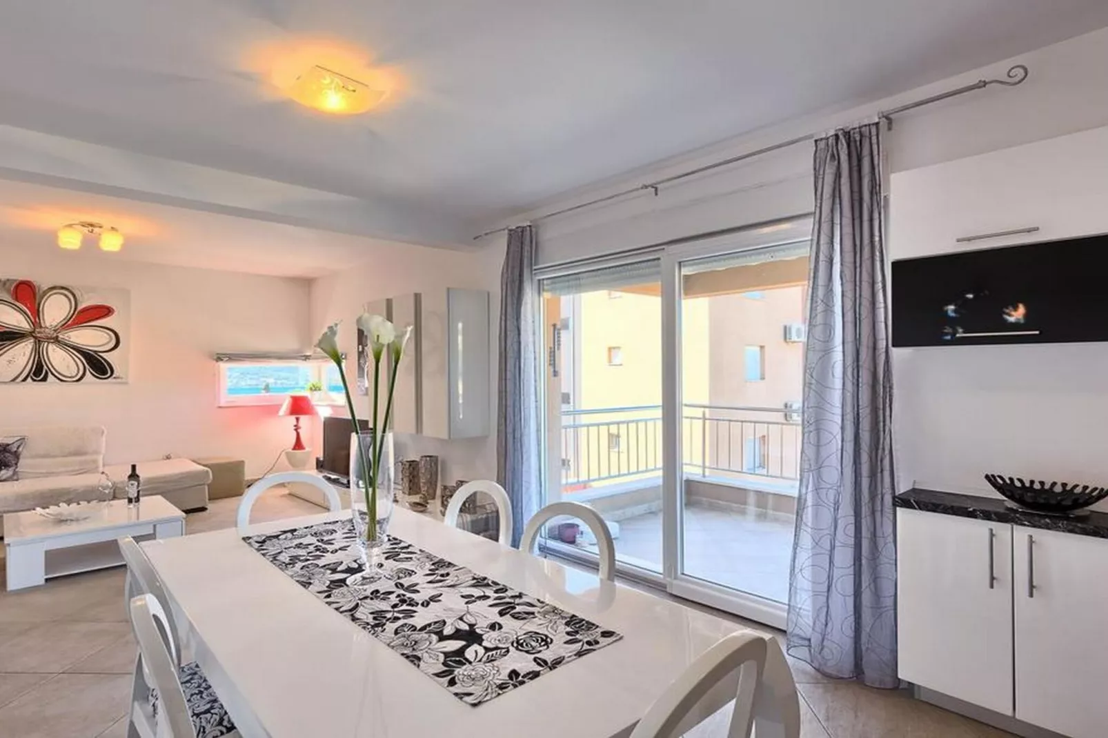 Luxury Apartment Okrug Gornji with Sea View and Pool - Three Bedroom Apartment with Sea View and Pool - Wohnzimmer