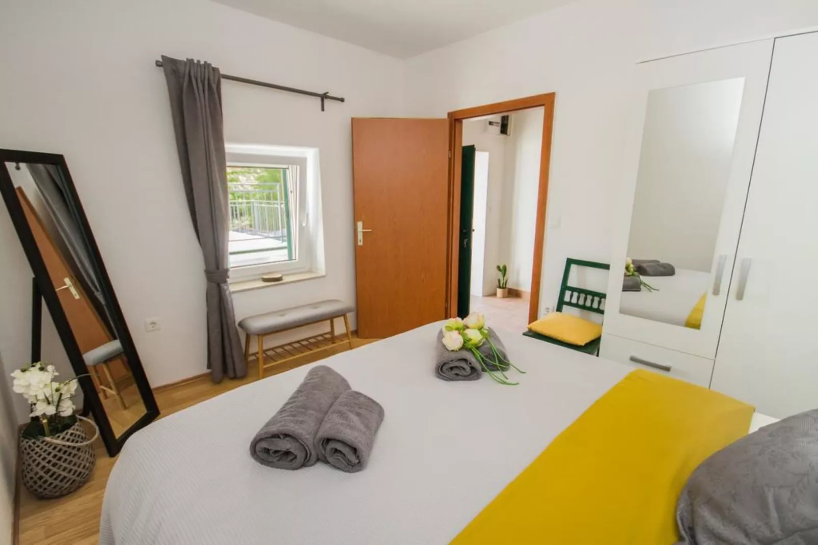 Tranquil Getaway Villa Prapatnica with Pool and Garden - Three  Bedroom Villa with Pool - Bedroom