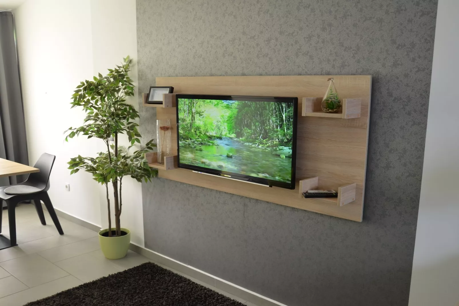 Stylish Apartments with Osijek Near Top Attractions - Comfort Studio Apartment - Maks - Living room