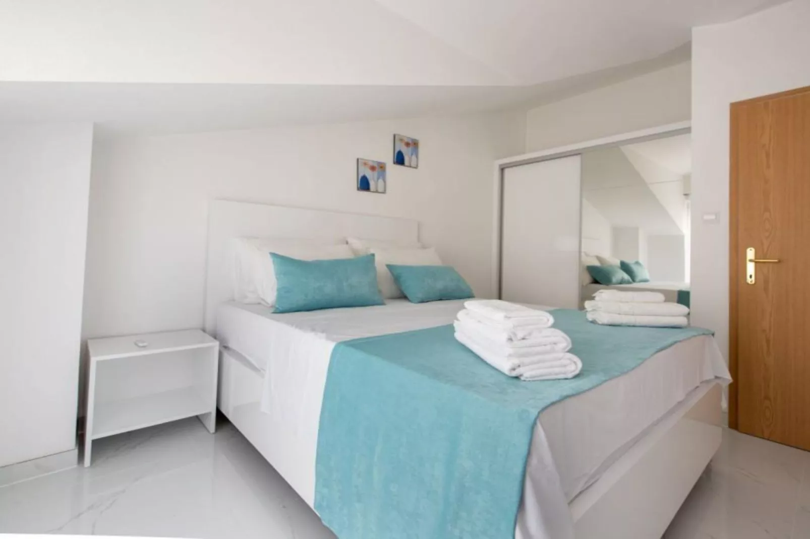 Villa Tomi -  Studio With Sea View (2) - Schlafzimmer