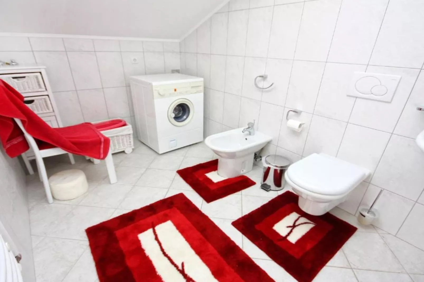 Beachside Serenity Apartments in Barbot - One Bedroom Apartment with Terrace and Sea View (Owner RED) - Badezimmer