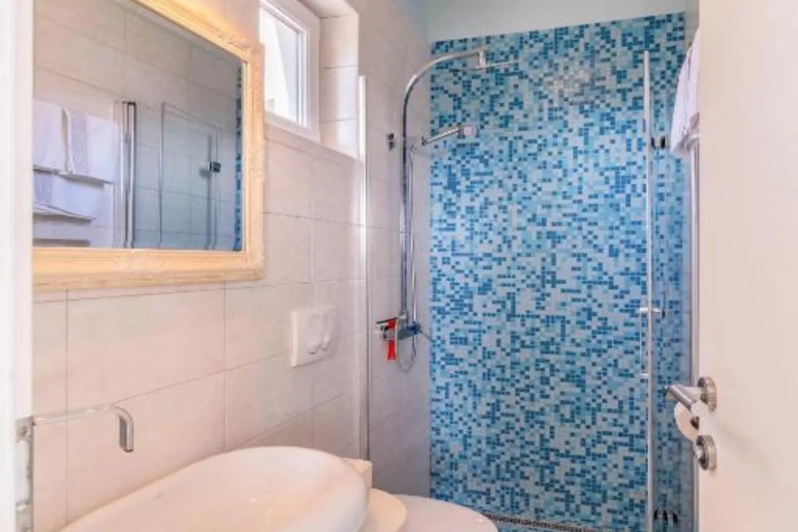 Beachside Serenity Apartments in Barbot - One Bedroom Apartment with Terrace (Owner BLUE) - Badezimmer