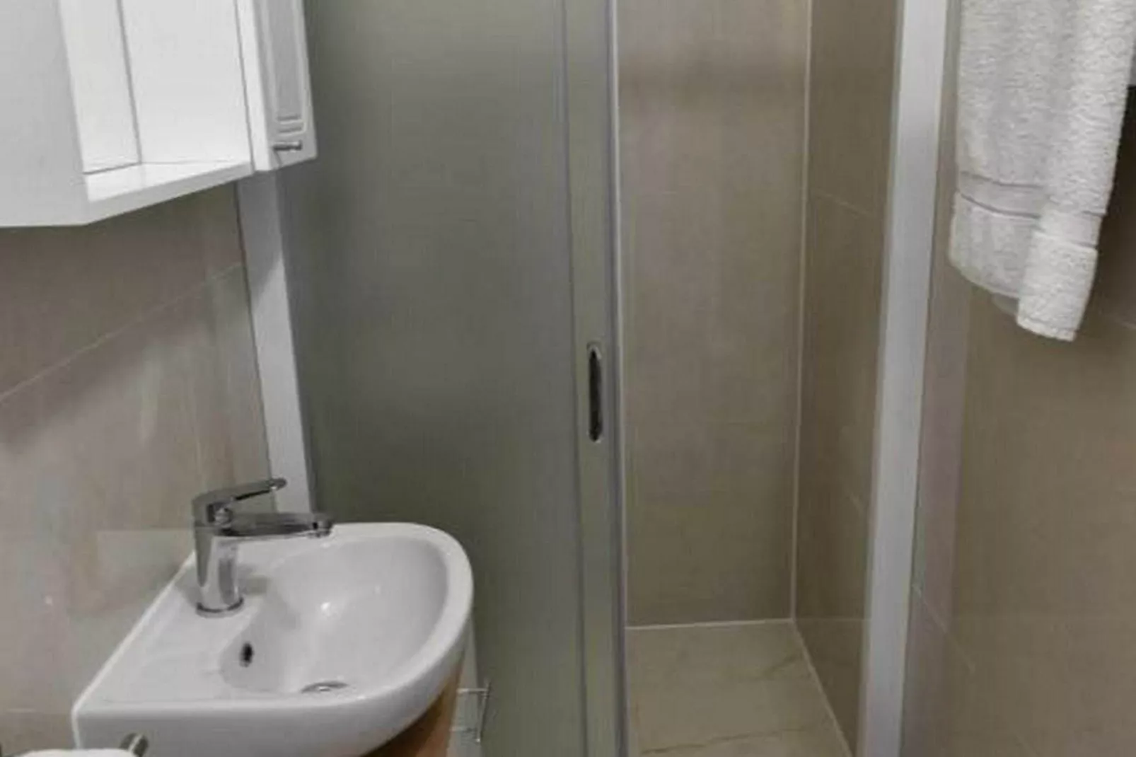 Charming Sinj Town Studio Apartments - Studio Apartments 1 - Bathroom