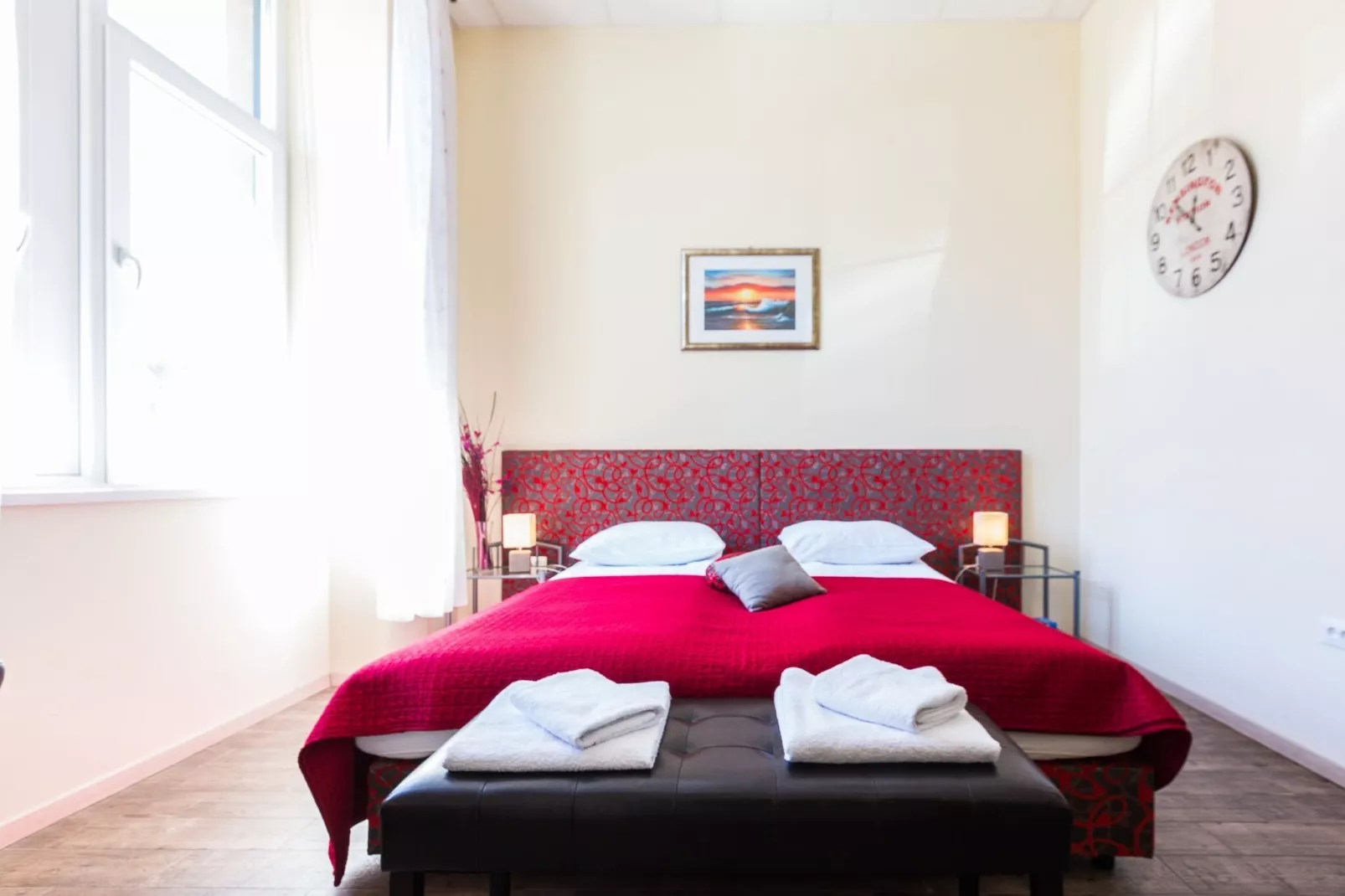 Charming and Historic Old Town Apartments - Double Room - Bedroom