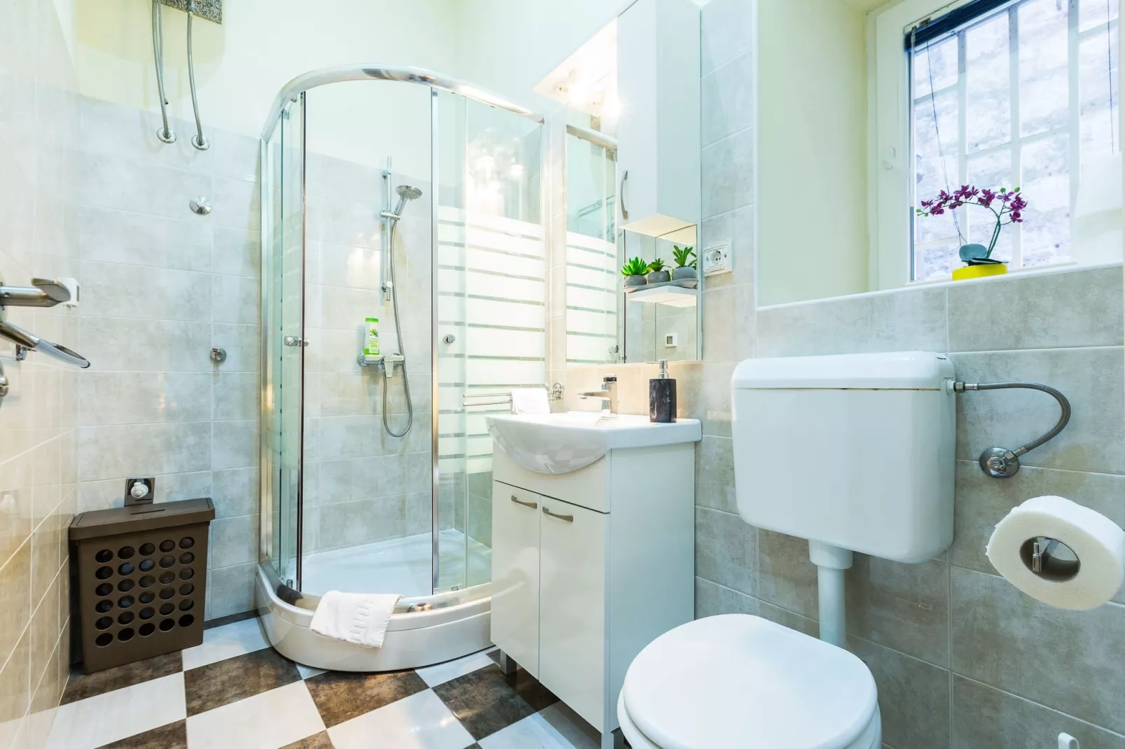 Charming and Historic Old Town Apartments - Twin Room - Salle de bain