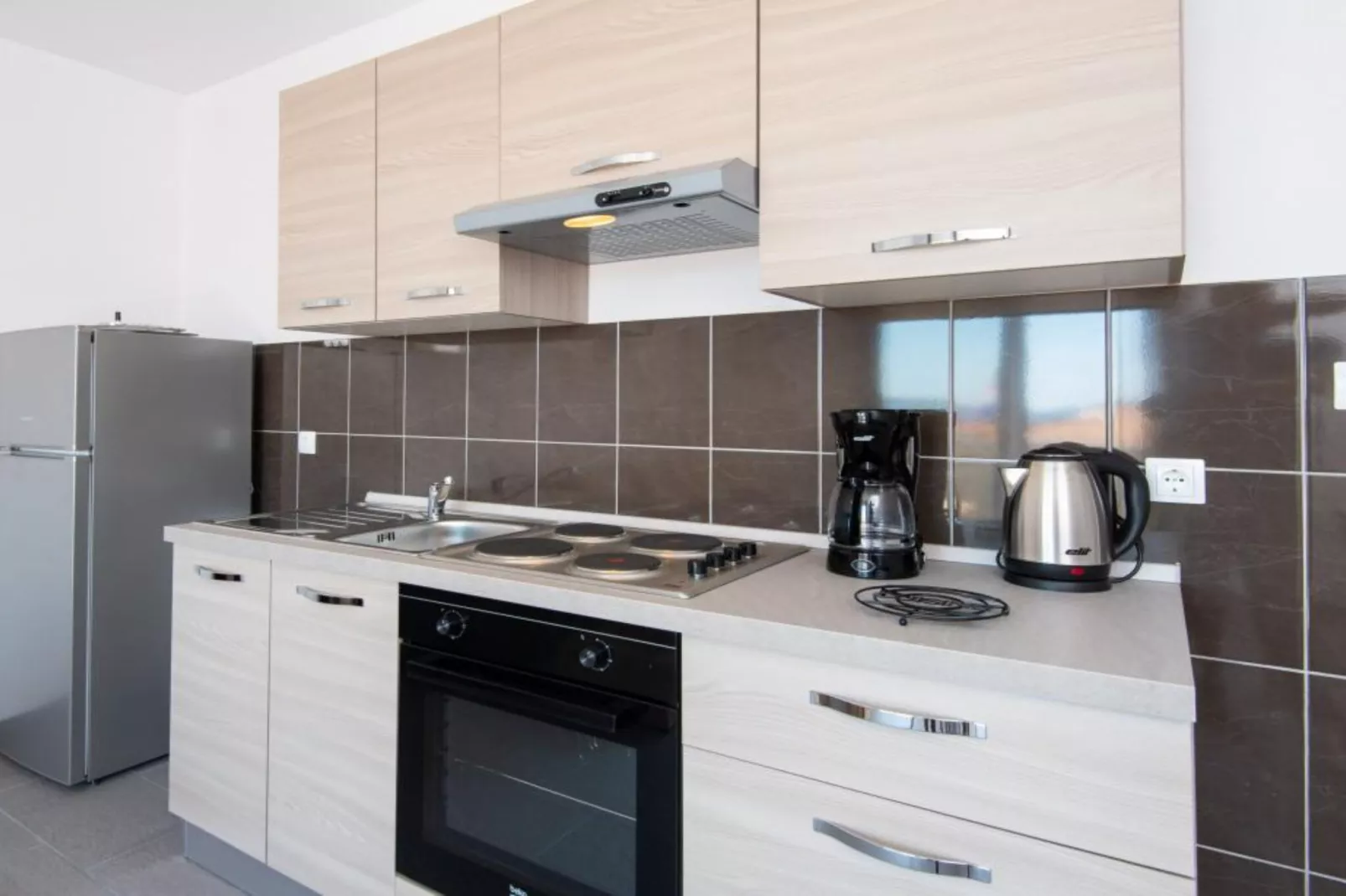 Peaceful Apartments Harfa-One Bedroom Apartment with Balcony and Partial Sea View 1 - Küche