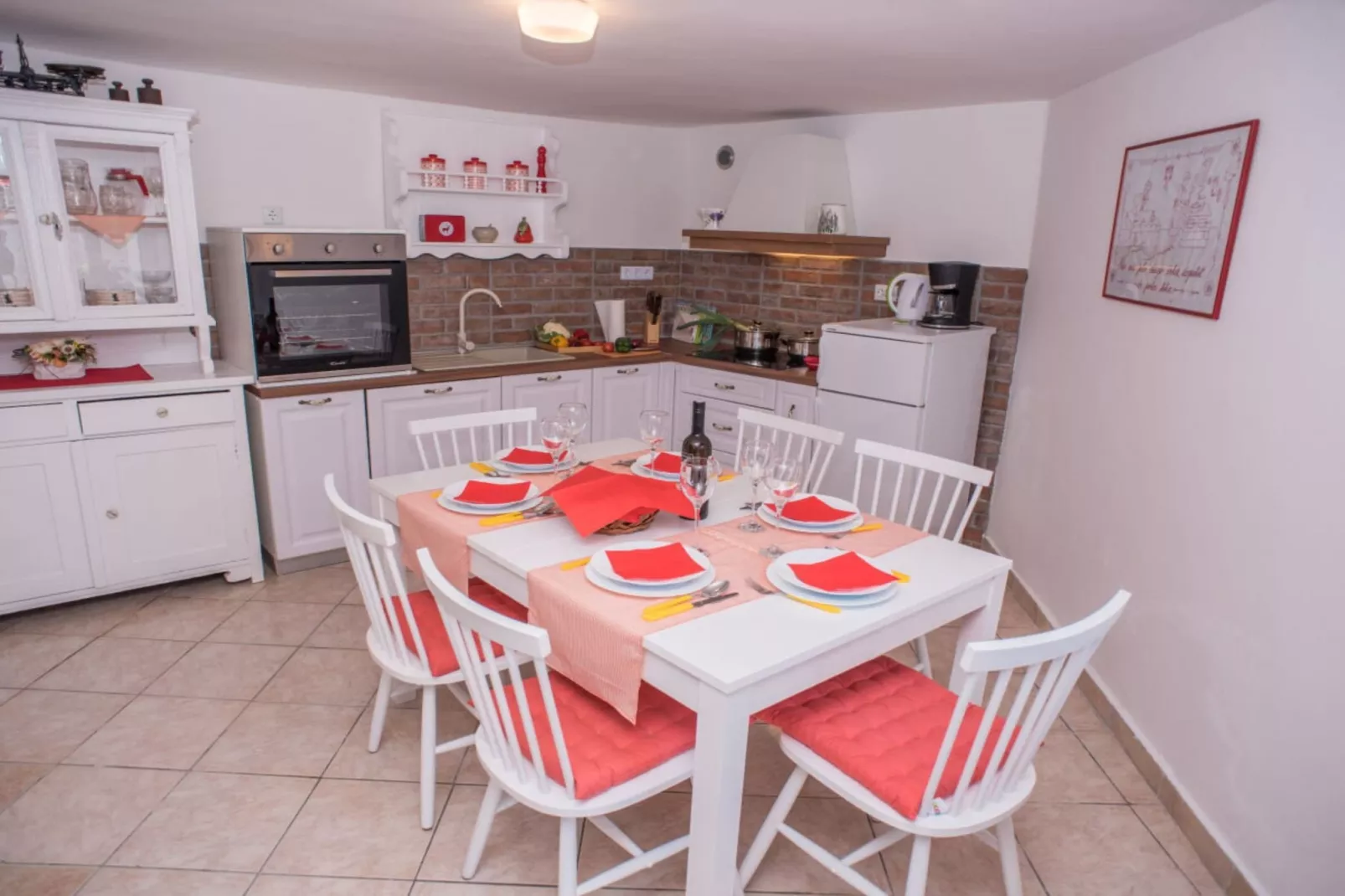Exquisite Holiday Home with Private Pool and Sauna - Three Bedroom Holiday Home - Cuisine