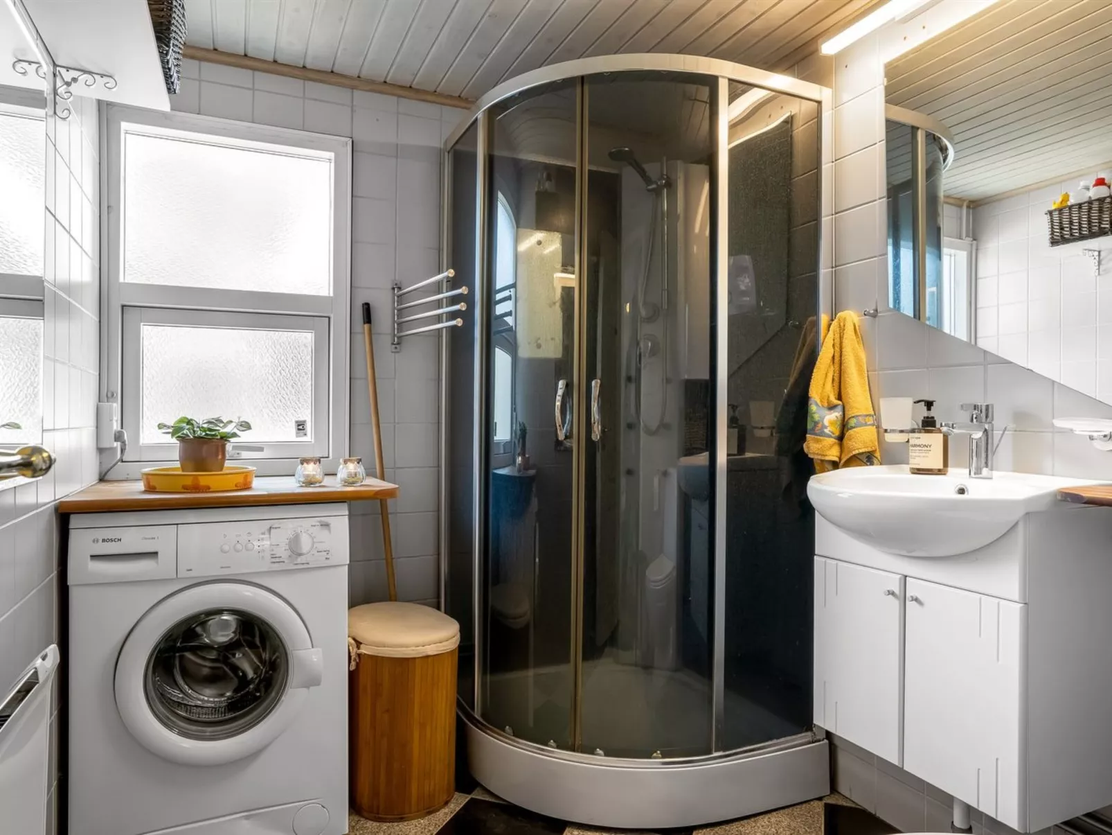 "Jamie" -  from the sea - Dedans