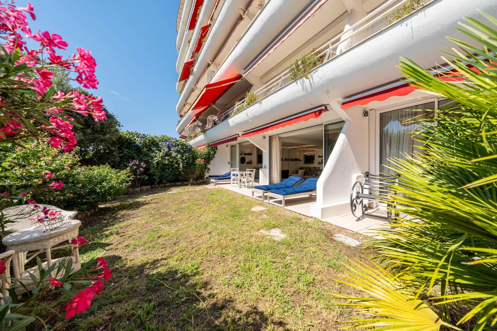 FM-42-MONTFLEURY - Untagged