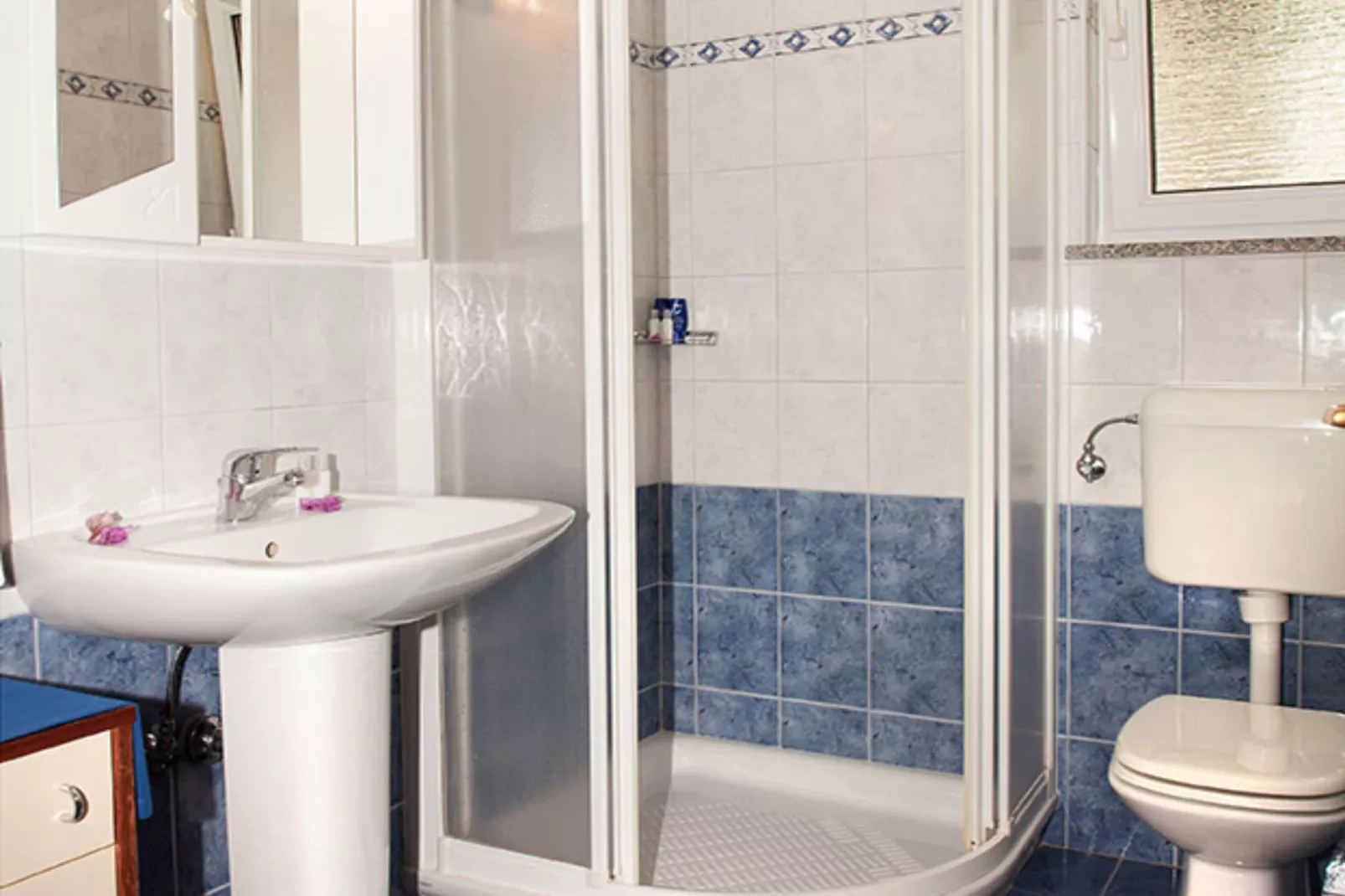 Splendid Beachfront Medveja Apartments - Standard One bedroom Apartment with  Balcony and Sea View 1 - Salle de bain