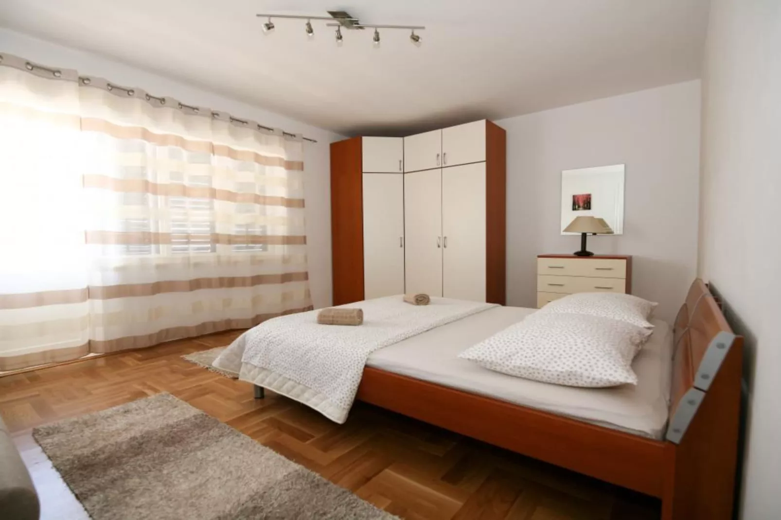 Spacious Beachfront Apartment Ciovo - Four Bedroom Apartment with Sea View - Bedroom