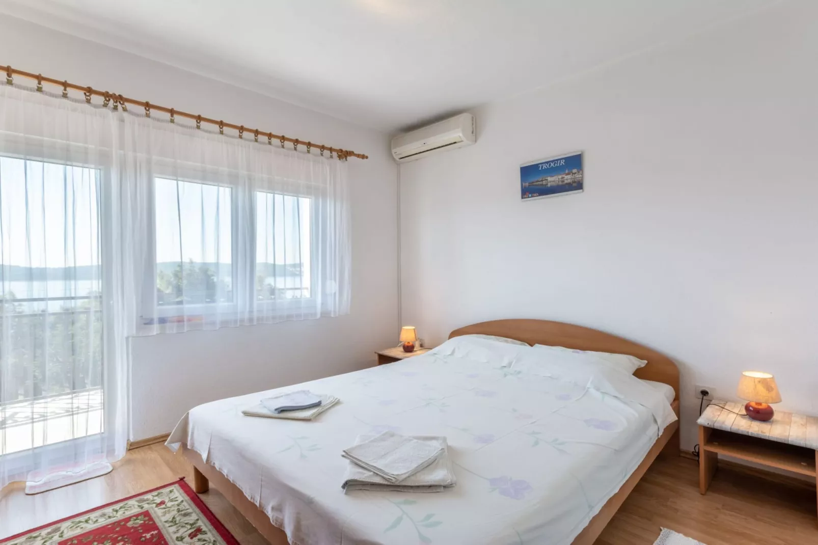 Charming Trogir Apartments with Balcony - One Bedroom Apartment with Balcony - Bedroom