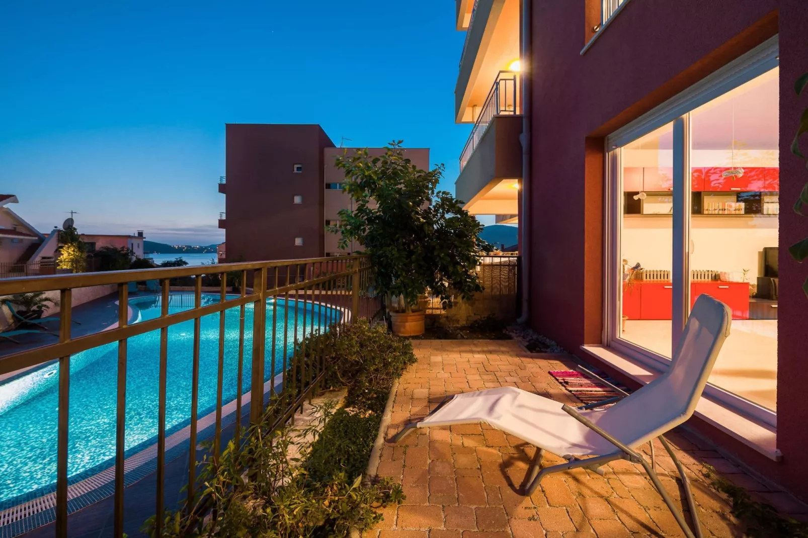Elegant Hideaway Apartment with Pool - Two Bedroom Apartment with Pool - Terrasse/Balkon