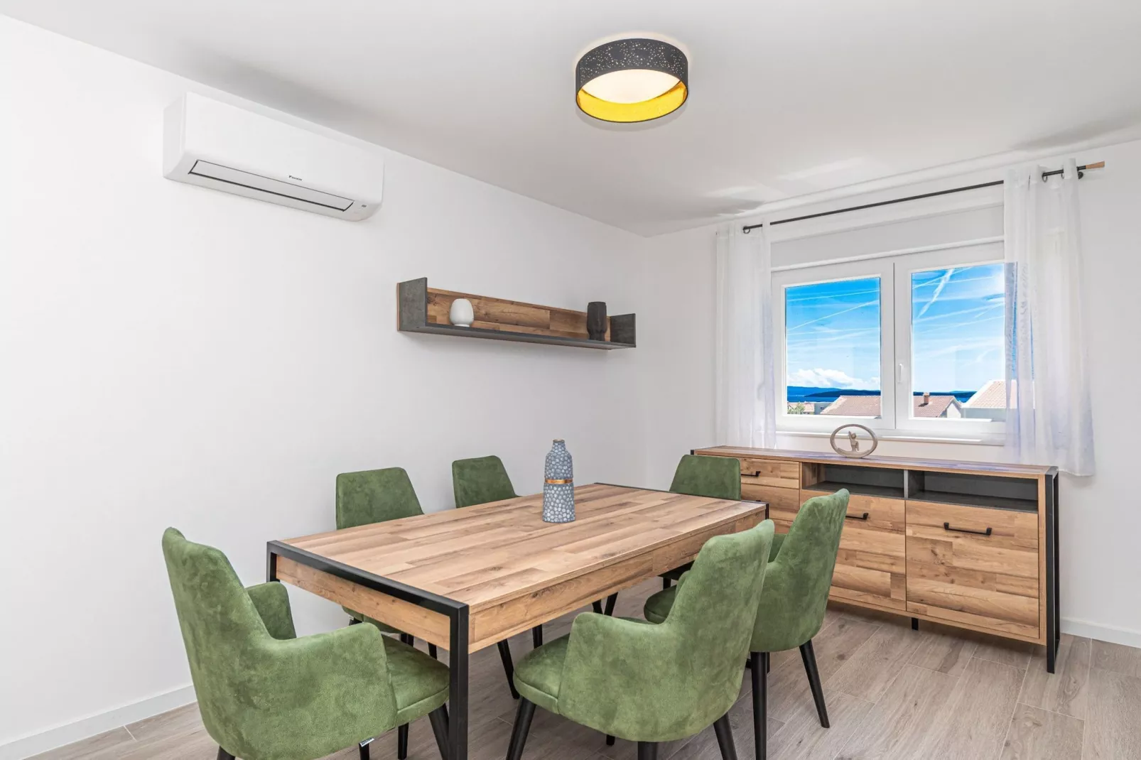 Elegant Kastel Novi Apartment with Sea View Balcony - Two Bedroom Apartment with Sea View and Balcony - Dining room