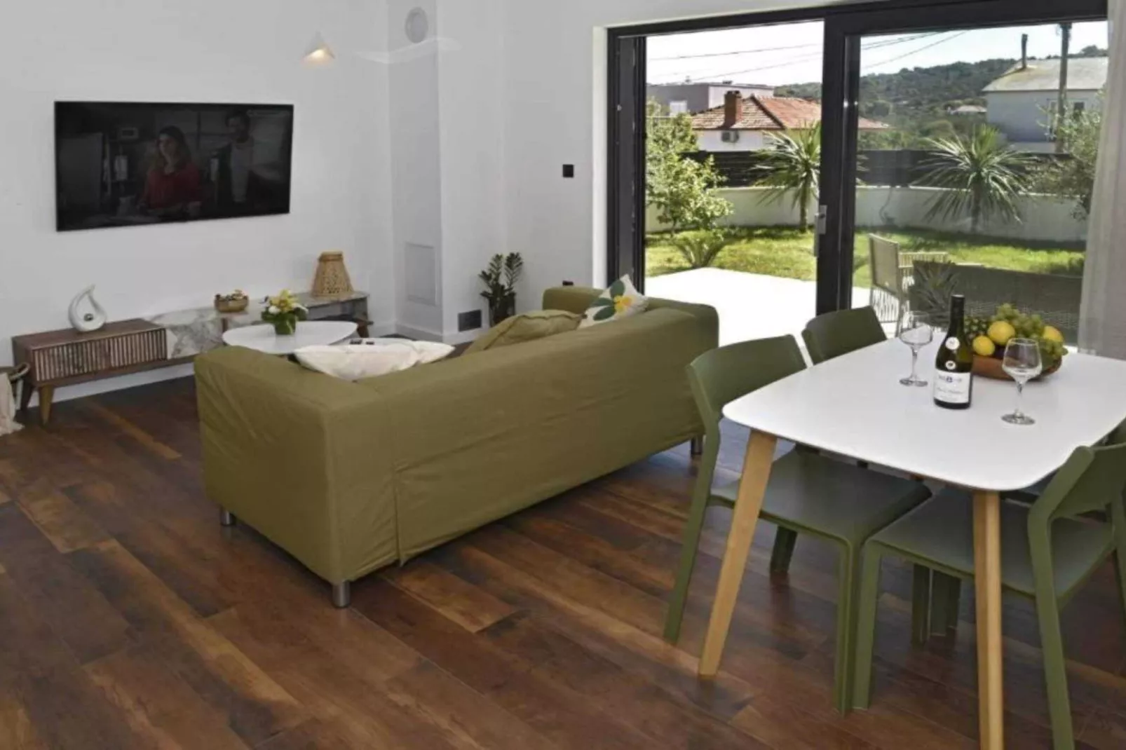Luxury Slatine Apartments with Terrace and Garden - Two Bedroom Apartment with Terrace - Living room