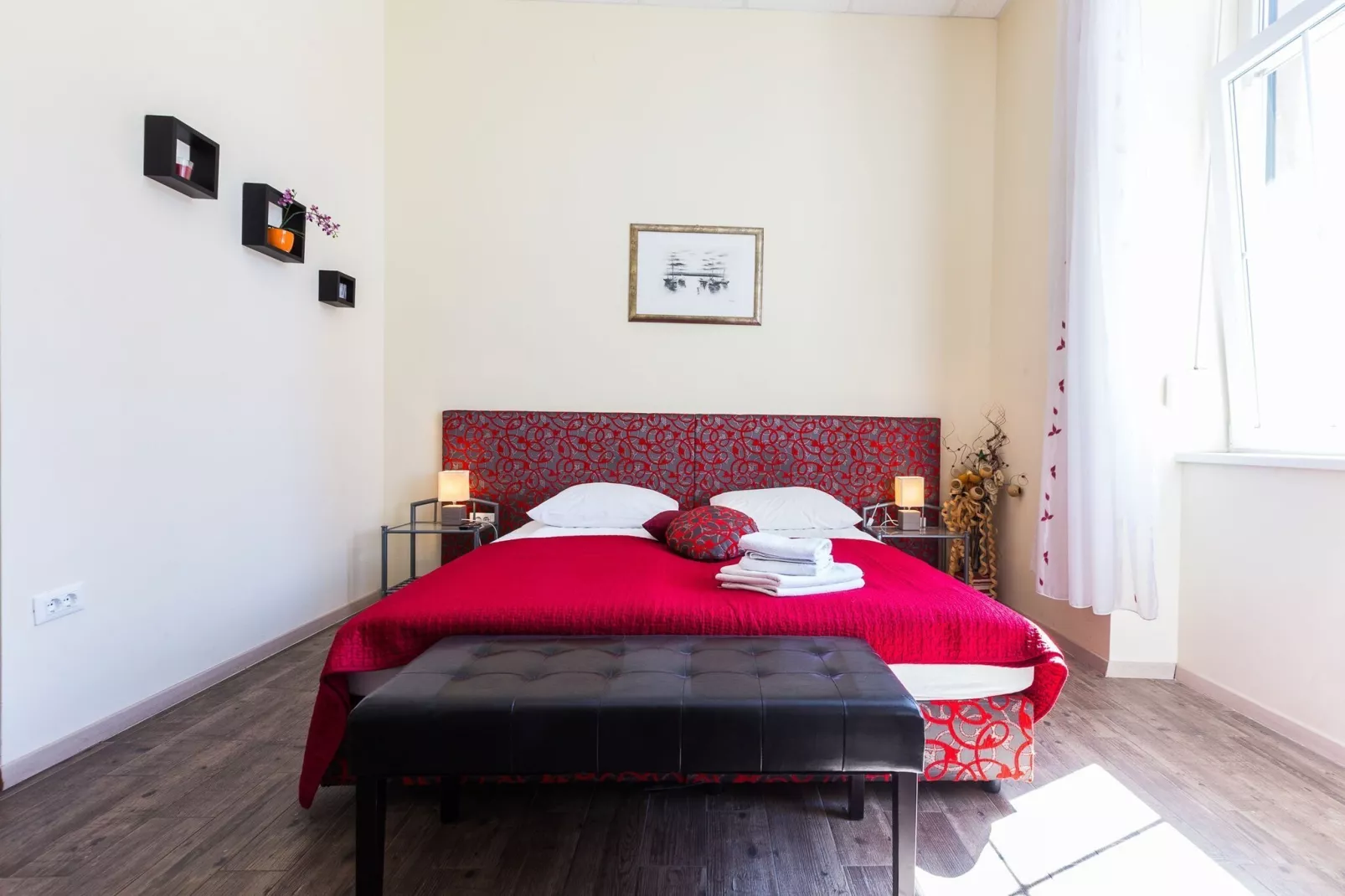 Charming and Historic Old Town Apartments - Studio Apartment - Schlafzimmer
