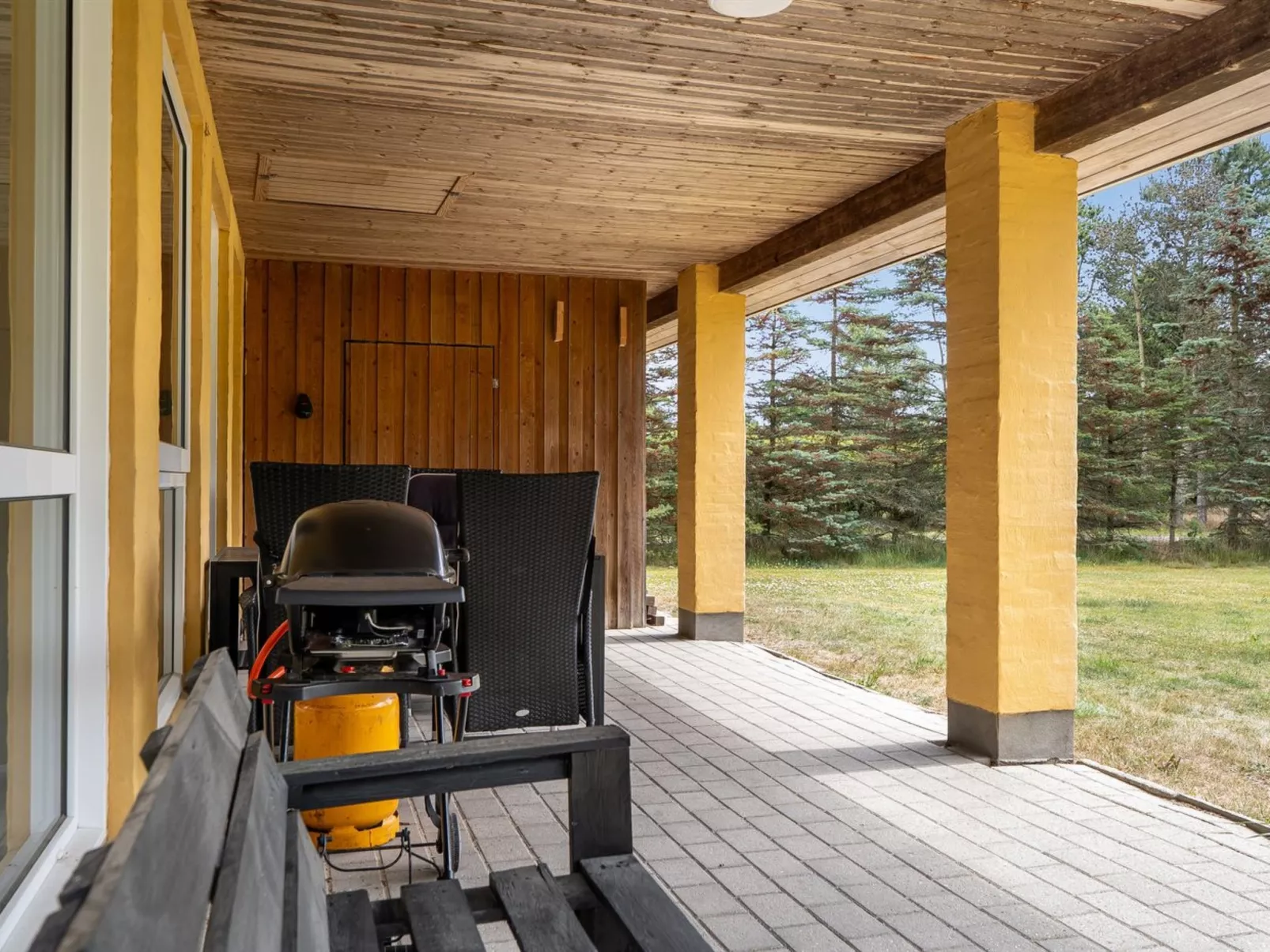 "Ebon" -  from the sea - Outside