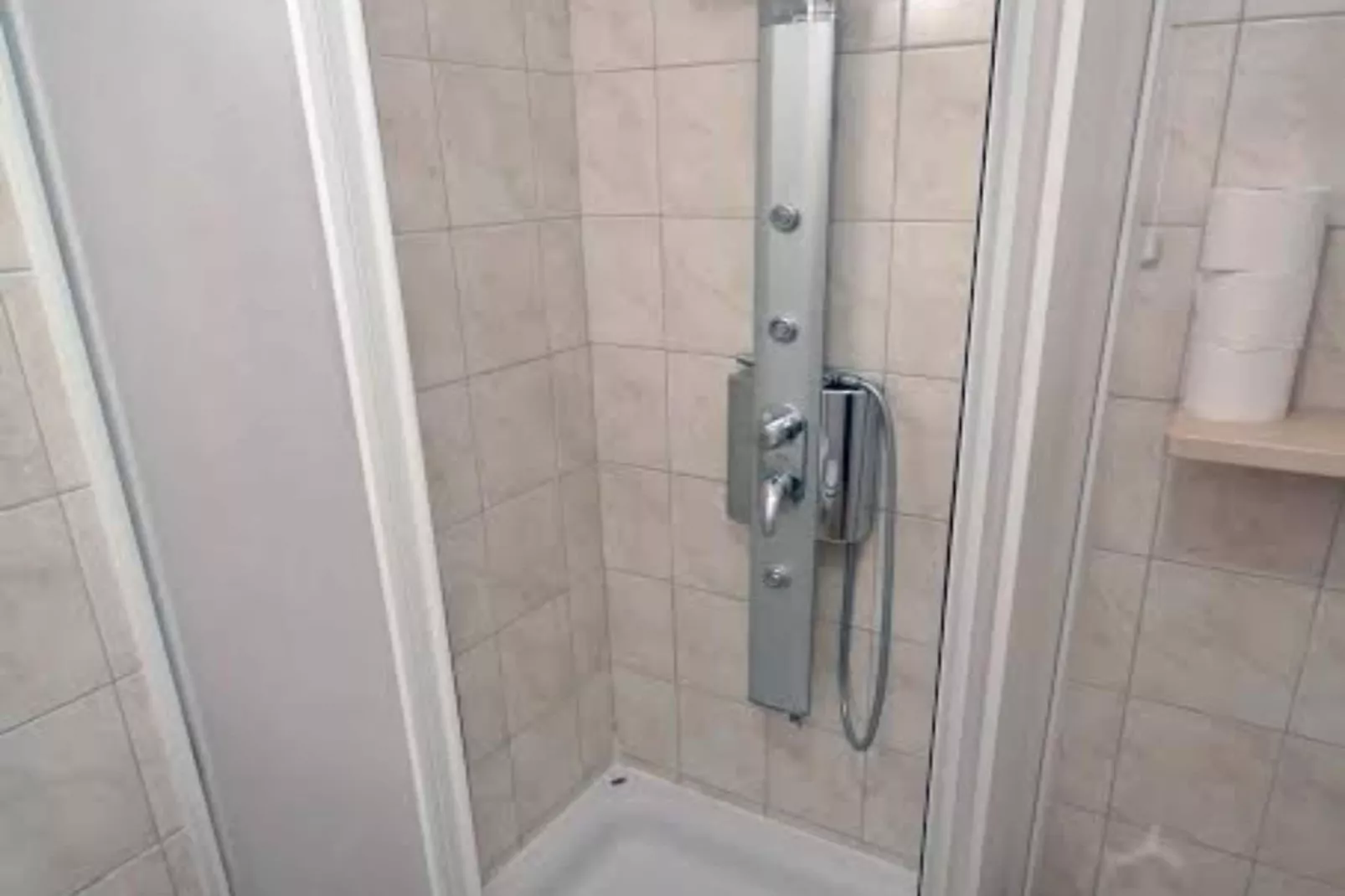 Beachfront Apartments Tamarix - Studio Apartment 2 - Badezimmer