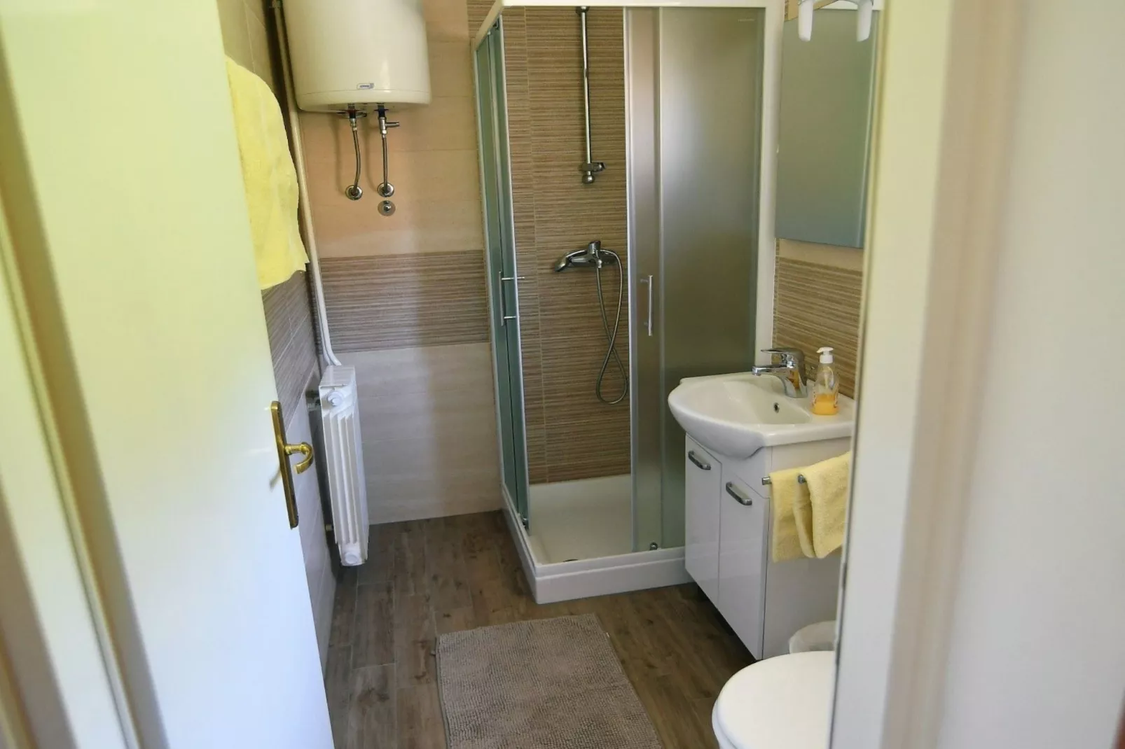 Scenic Retreat Rooms and Family Apartments - Double Room with Sea View 4 - Badezimmer